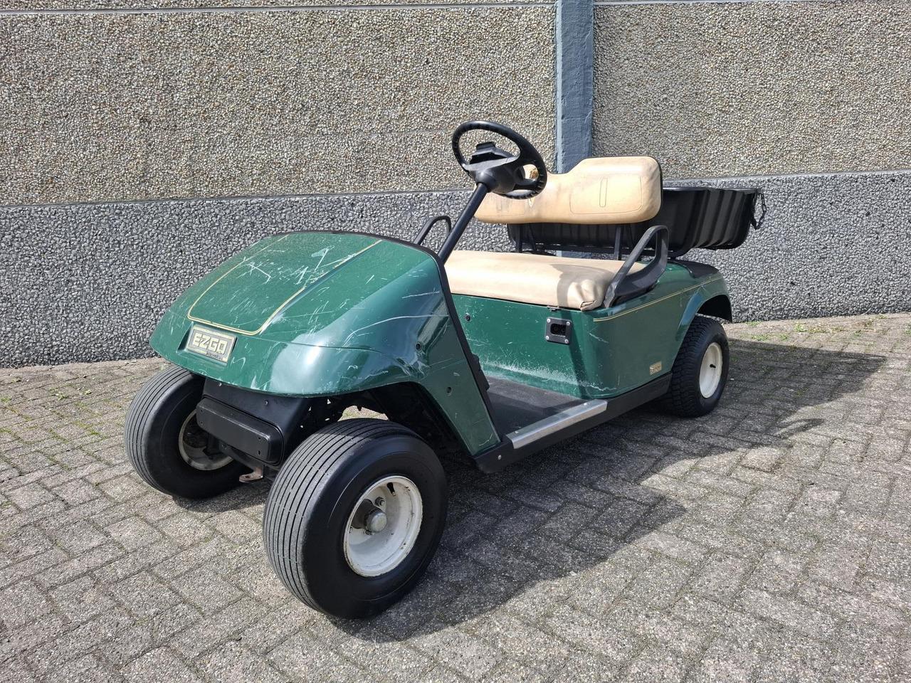Voiturette de golf E-Z-GO TXT 2-Persoons Elektrische Golfkar met Open Laadbak: photos 1