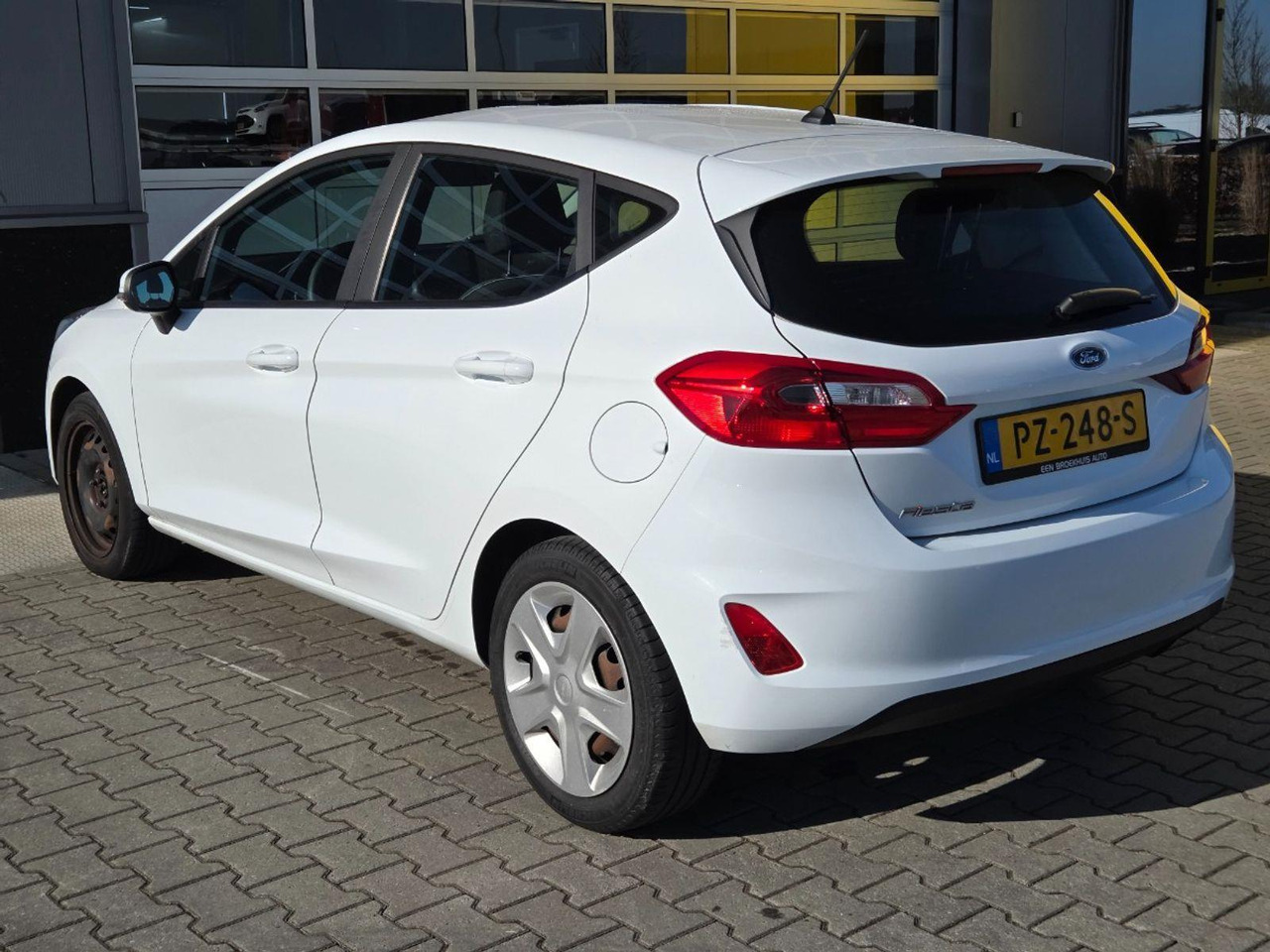 Ford Fiesta 1.1 Trend | 2017 | 145.164 km | PZ248S | NAP: Logisch - Voiture à hayon: photos 3 Ford Fiesta 1.1 Trend | 2017 | 145.164 km | PZ248S | NAP: Logisch - Voiture à hayon: photos 3