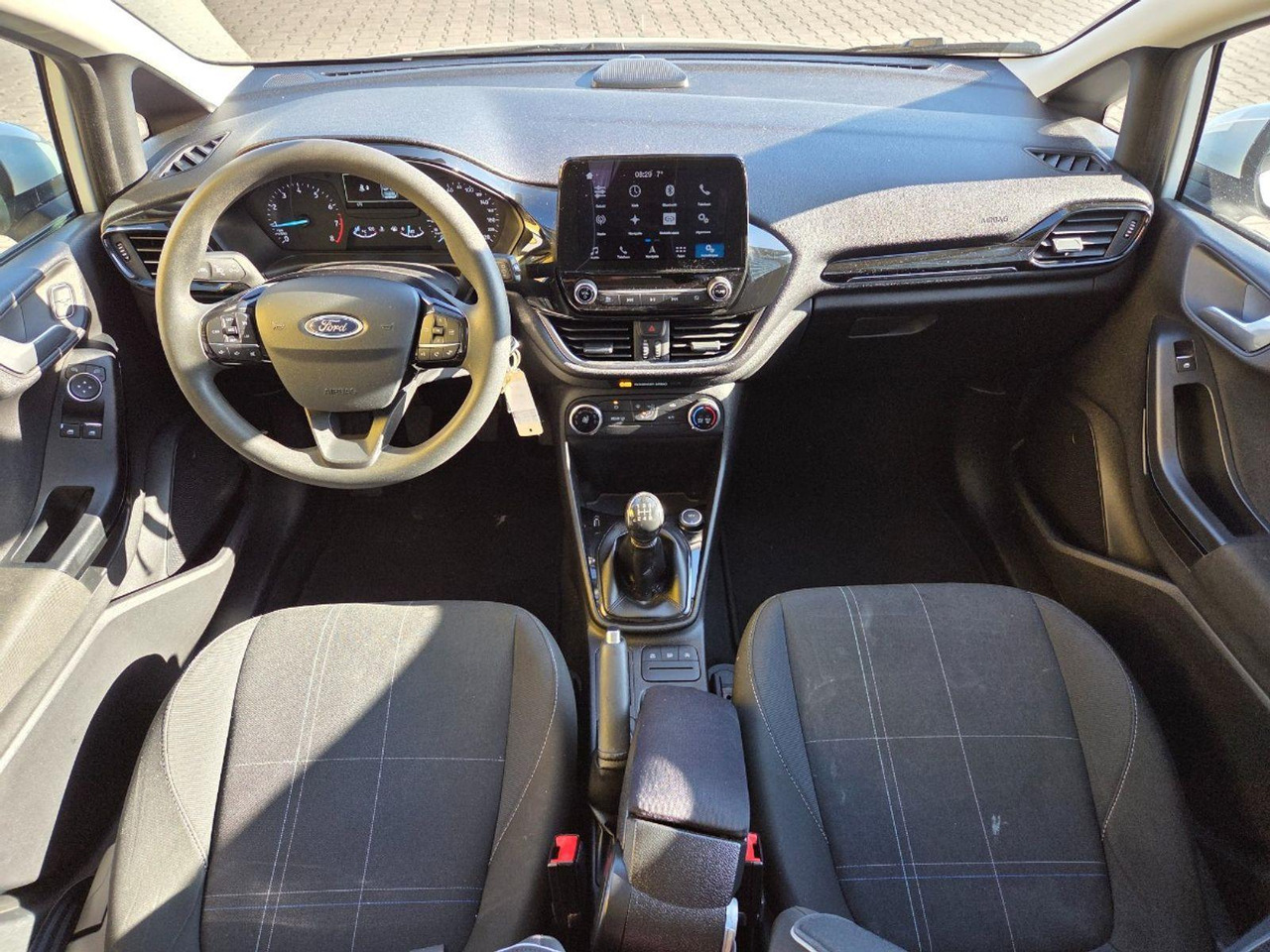 Ford Fiesta 1.1 Trend | 2017 | 145.164 km | PZ248S | NAP: Logisch - Voiture à hayon: photos 5 Ford Fiesta 1.1 Trend | 2017 | 145.164 km | PZ248S | NAP: Logisch - Voiture à hayon: photos 5
