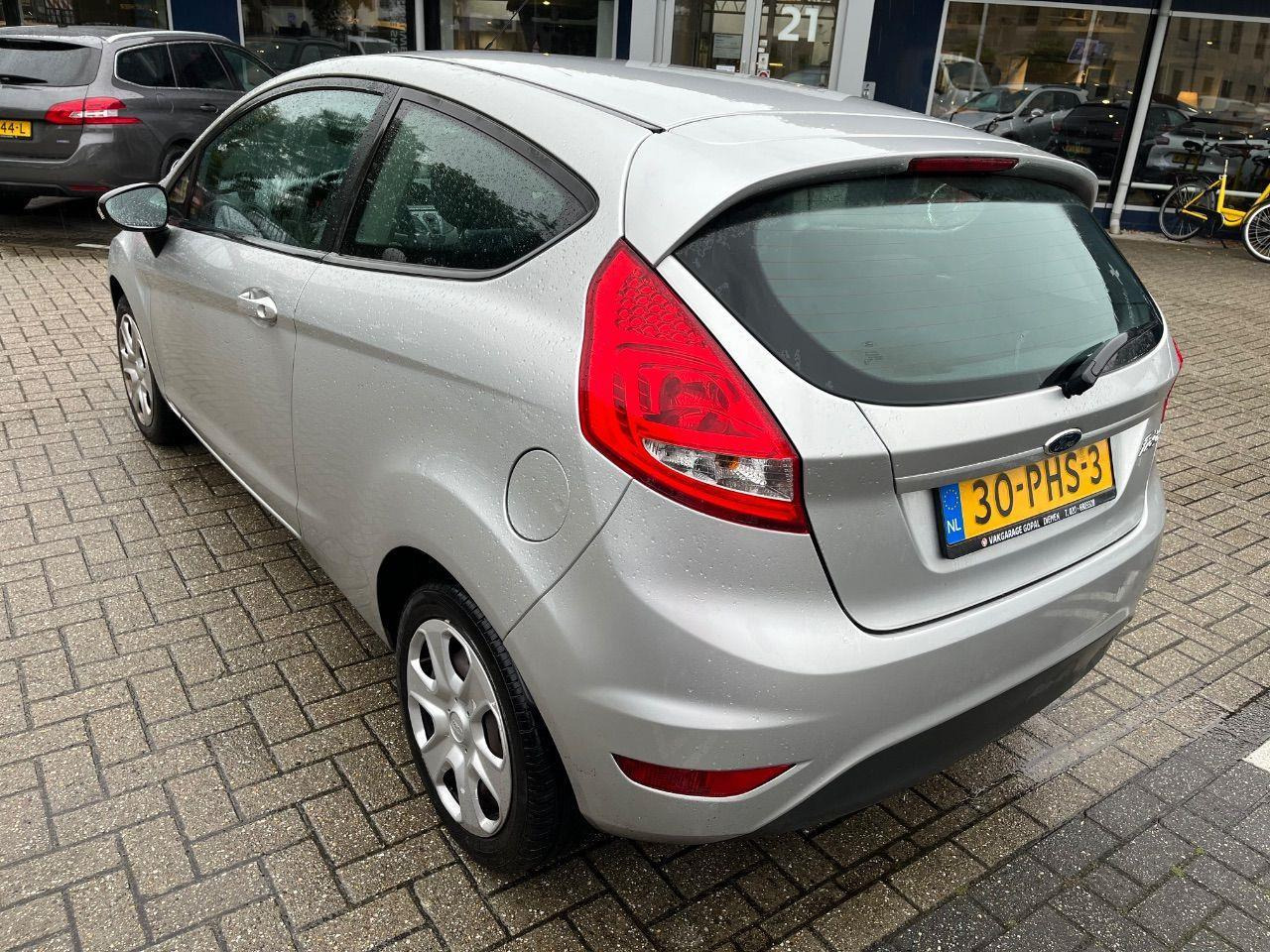 Ford Fiesta 1.25 Limited | 2011 | 186.640 km | 30PHS3 | NAP: Logisch - Voiture à hayon: photos 3 Ford Fiesta 1.25 Limited | 2011 | 186.640 km | 30PHS3 | NAP: Logisch - Voiture à hayon: photos 3
