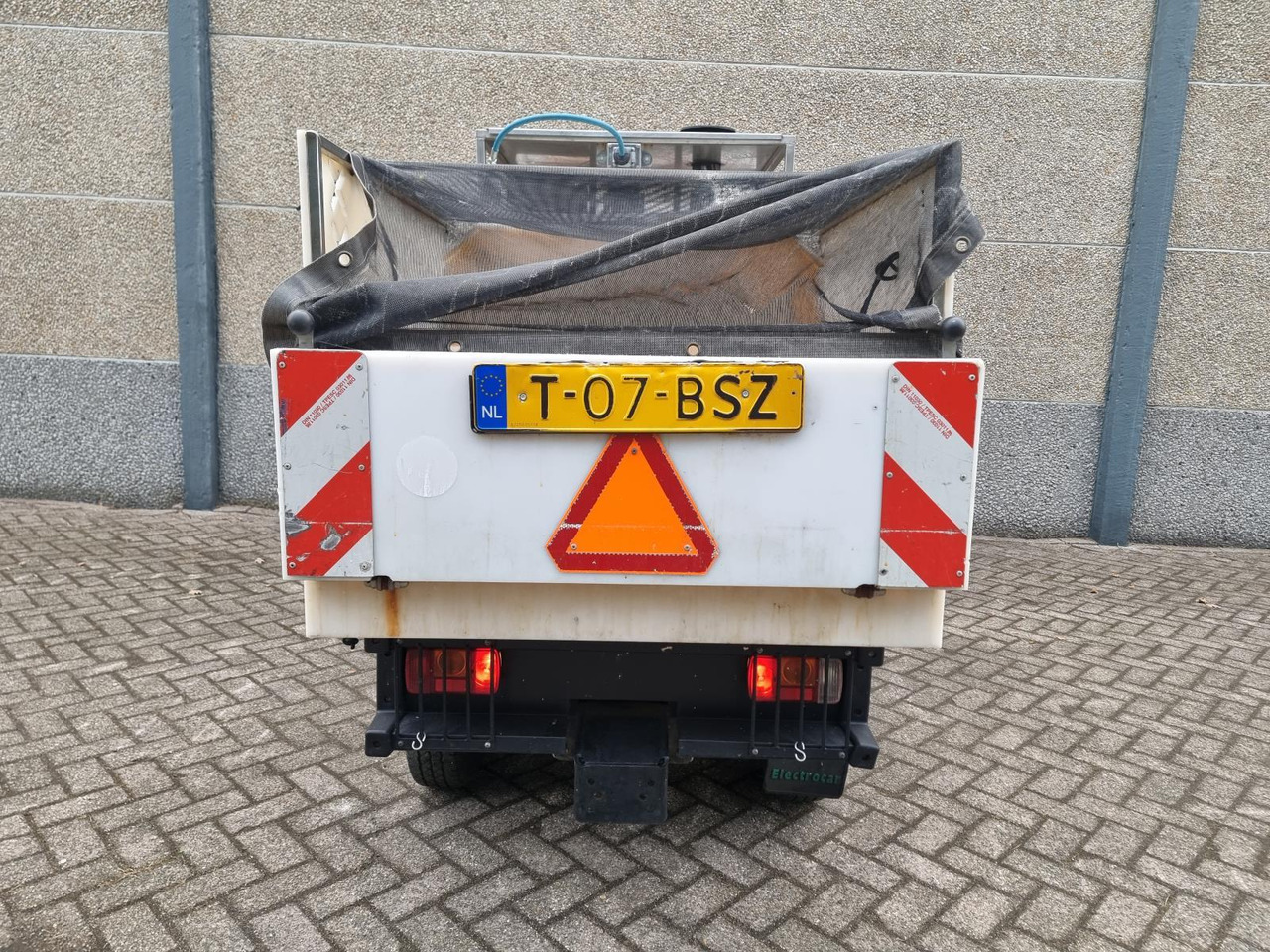 Goupil G3 Kipper met Hogedrukreiniger T-07-BSZ - Voiturette de golf: photos 3 Goupil G3 Kipper met Hogedrukreiniger T-07-BSZ - Voiturette de golf: photos 3