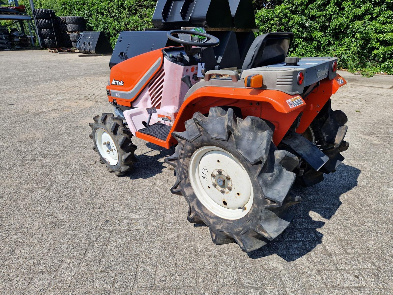 Kubota Aste A15 Minitractor - Tracteur agricole: photos 4 Kubota Aste A15 Minitractor - Tracteur agricole: photos 4