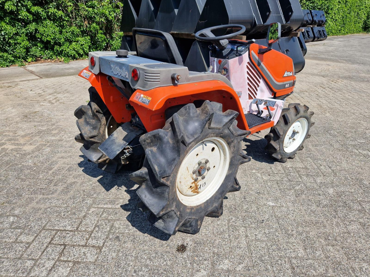 Kubota Aste A15 Minitractor - Tracteur agricole: photos 3 Kubota Aste A15 Minitractor - Tracteur agricole: photos 3