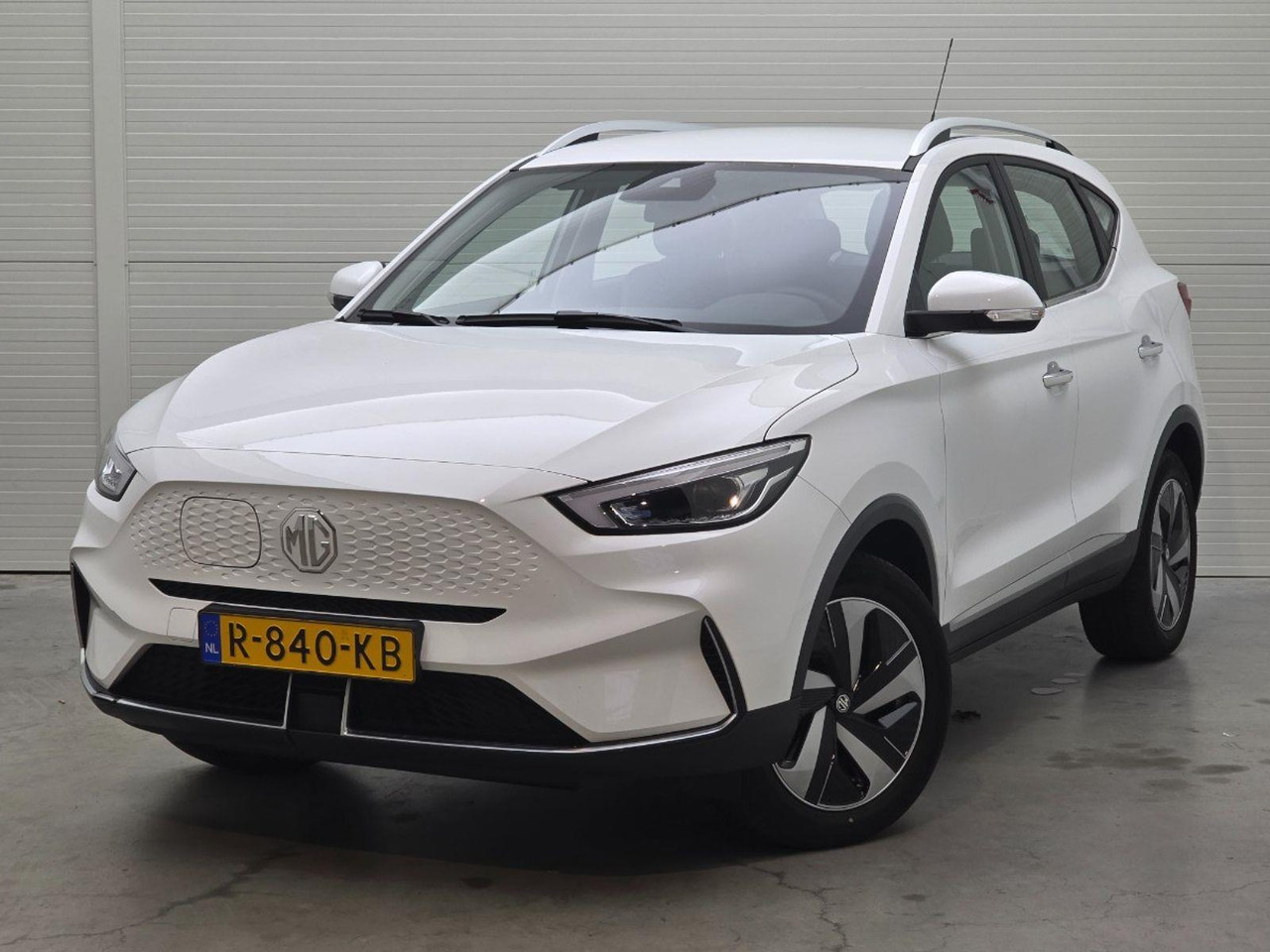 MG MG ZS EV EV Standard Range Comfort 50 kWh | 2022 | 17.023 km | Automaat | R840KB | NAP: Logisch - SUV: photos 1 MG MG ZS EV EV Standard Range Comfort 50 kWh | 2022 | 17.023 km | Automaat | R840KB | NAP: Logisch - SUV: photos 1