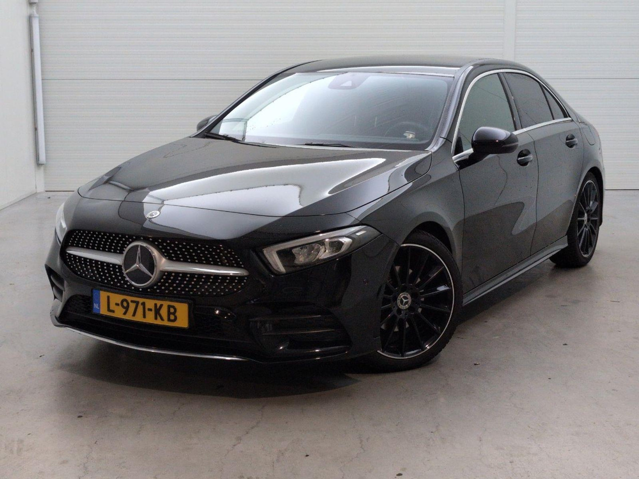 Mercedes-Benz A-klasse 180 Business Solution AMG | 2019 | 114.868 km | Automaat | L971KB | NAP: Geen oordeel - Berline: photos 1 Mercedes-Benz A-klasse 180 Business Solution AMG | 2019 | 114.868 km | Automaat | L971KB | NAP: Geen oordeel - Berline: photos 1