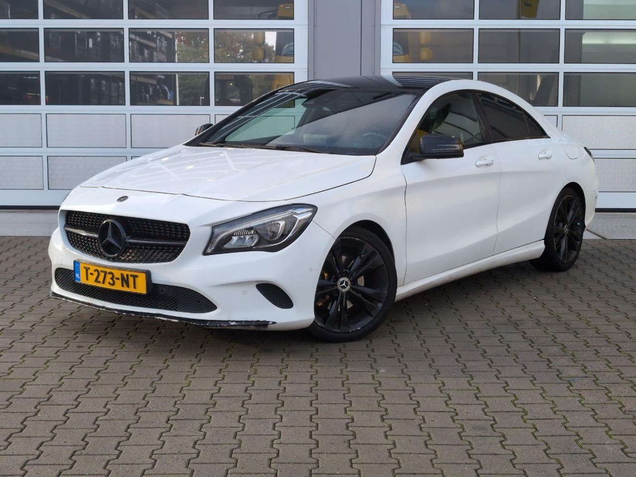 Mercedes-Benz CLA-klasse 180 Prestige | 2018 | 143.327 km | Automaat | T273NT | NAP: Geen oordeel - Berline: photos 1 Mercedes-Benz CLA-klasse 180 Prestige | 2018 | 143.327 km | Automaat | T273NT | NAP: Geen oordeel - Berline: photos 1