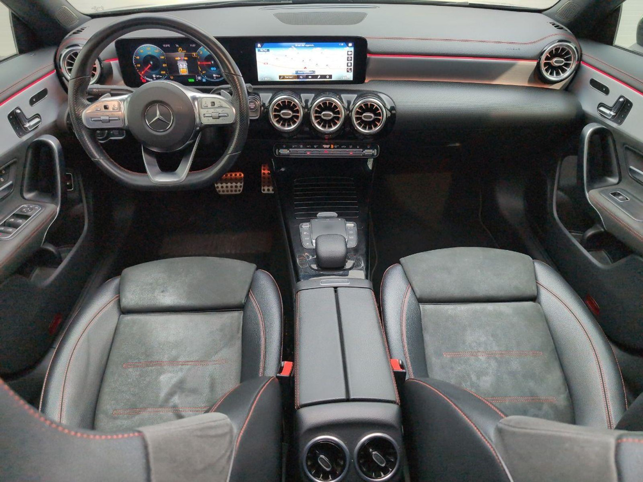 Mercedes-Benz CLA-klasse 250 e Business Solution AMG Limited | 2020 | 241.008 km | Automaat | J748TR | NAP: Logisch - Berline: photos 5 Mercedes-Benz CLA-klasse 250 e Business Solution AMG Limited | 2020 | 241.008 km | Automaat | J748TR | NAP: Logisch - Berline: photos 5