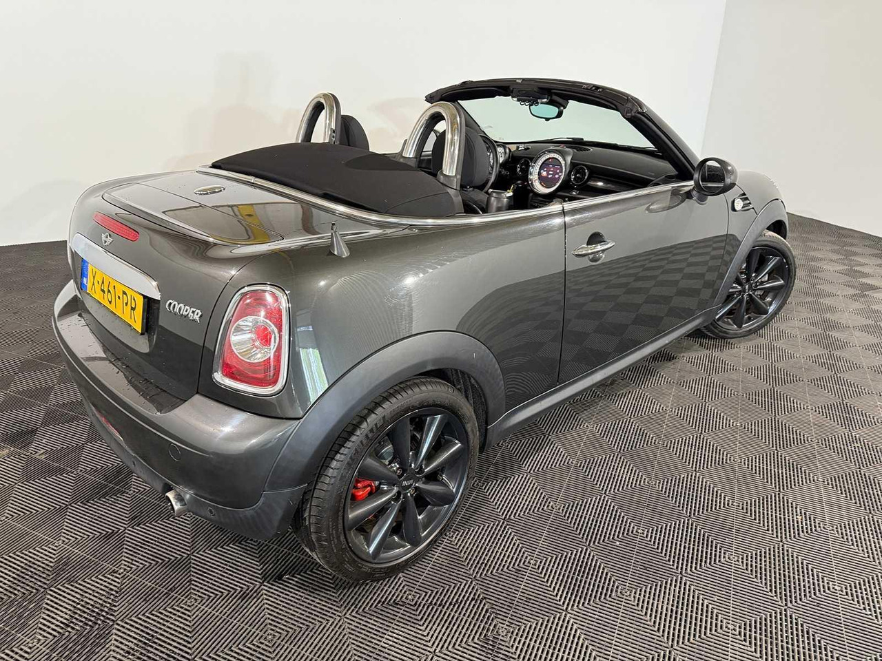 Mini Mini Roadster 1.6 Cooper | 2012 | 123.482 km | X-461-PR - Voiture: photos 2 Mini Mini Roadster 1.6 Cooper | 2012 | 123.482 km | X-461-PR - Voiture: photos 2