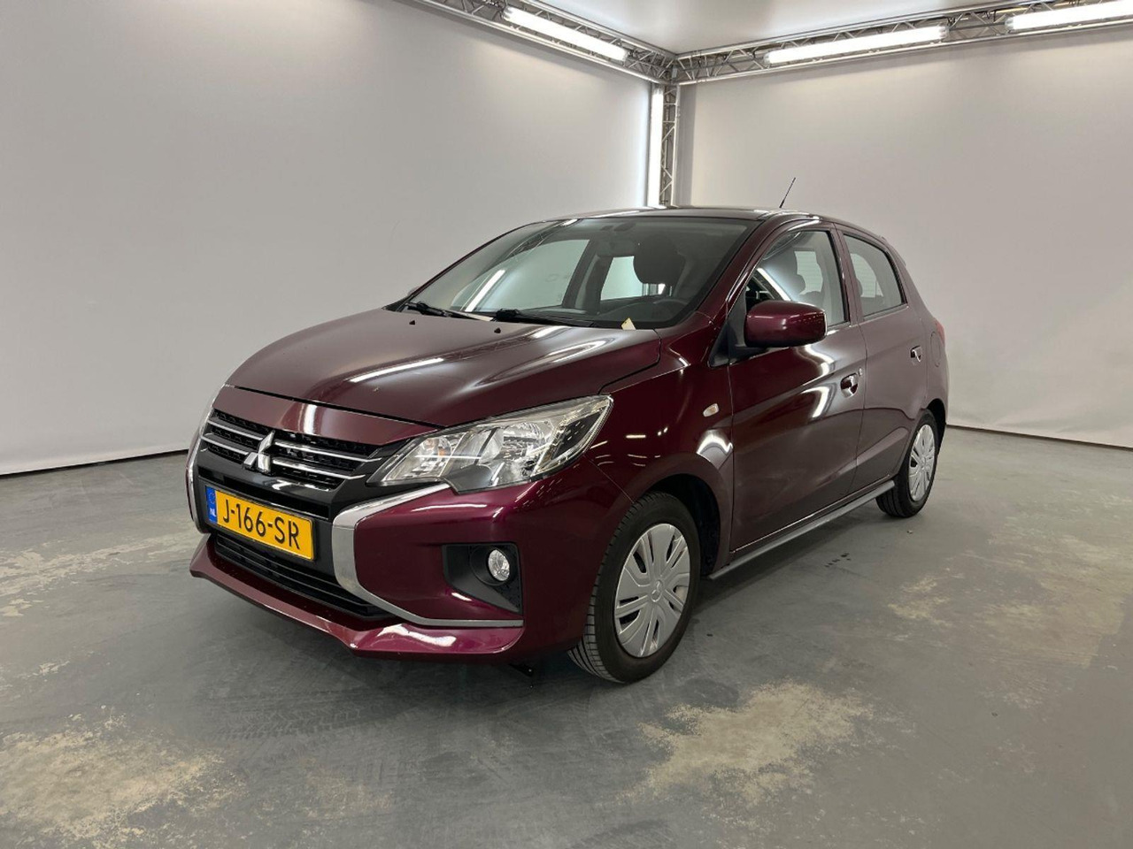 Mitsubishi Space Star 1.0 Cool+ | 2020 | 58.994 km | J166SR | NAP: Logisch - Voiture à hayon: photos 1 Mitsubishi Space Star 1.0 Cool+ | 2020 | 58.994 km | J166SR | NAP: Logisch - Voiture à hayon: photos 1