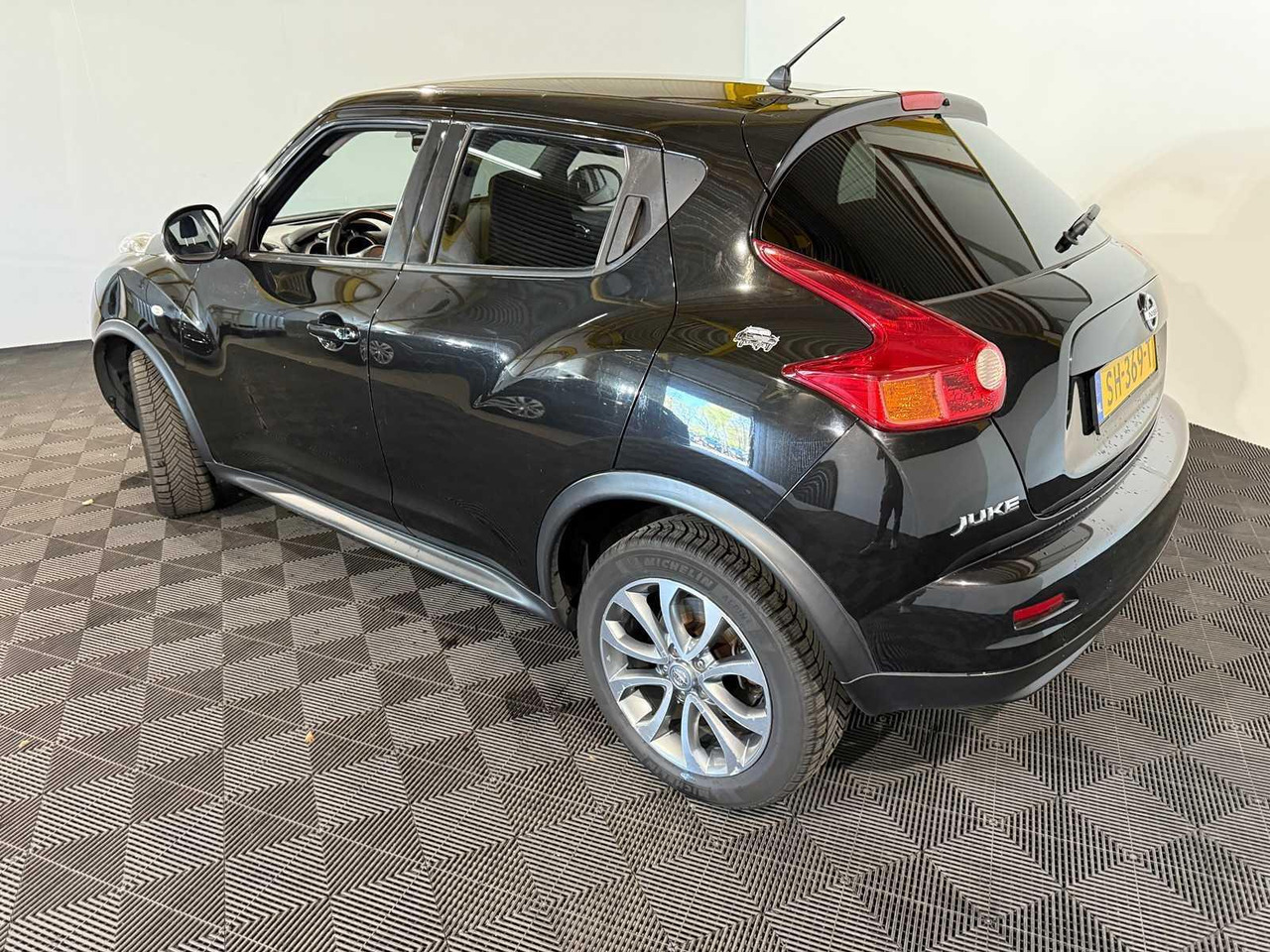 Nissan Juke 1.6 Tekna SH-369-T 215.081 km - Voiture: photos 2 Nissan Juke 1.6 Tekna SH-369-T 215.081 km - Voiture: photos 2