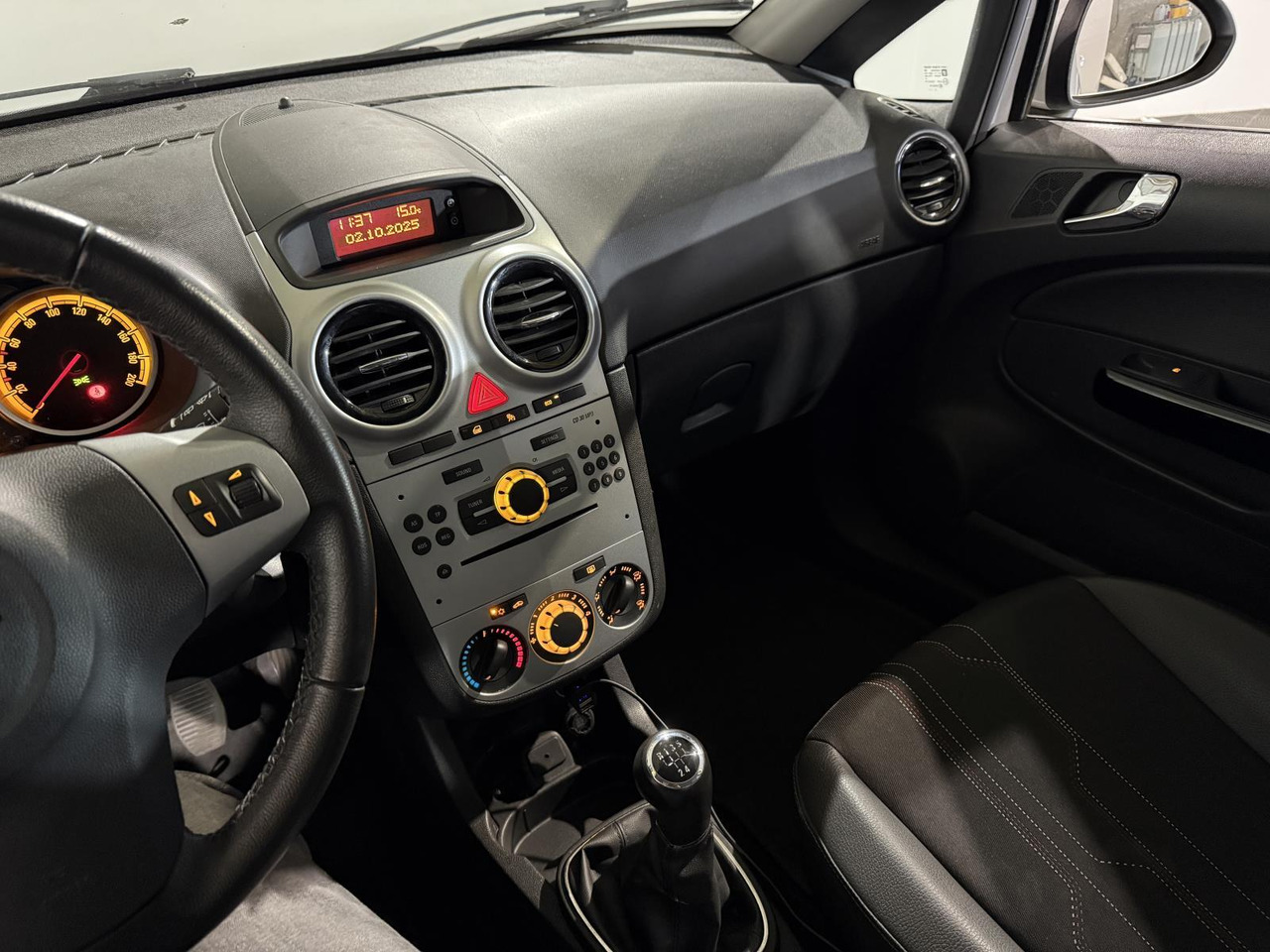 Opel | Corsa | 1.2-16V Rhythm | 2013 | 198.171 km | 5KBB41 | Logisch - Voiture à hayon: photos 4 Opel | Corsa | 1.2-16V Rhythm | 2013 | 198.171 km | 5KBB41 | Logisch - Voiture à hayon: photos 4