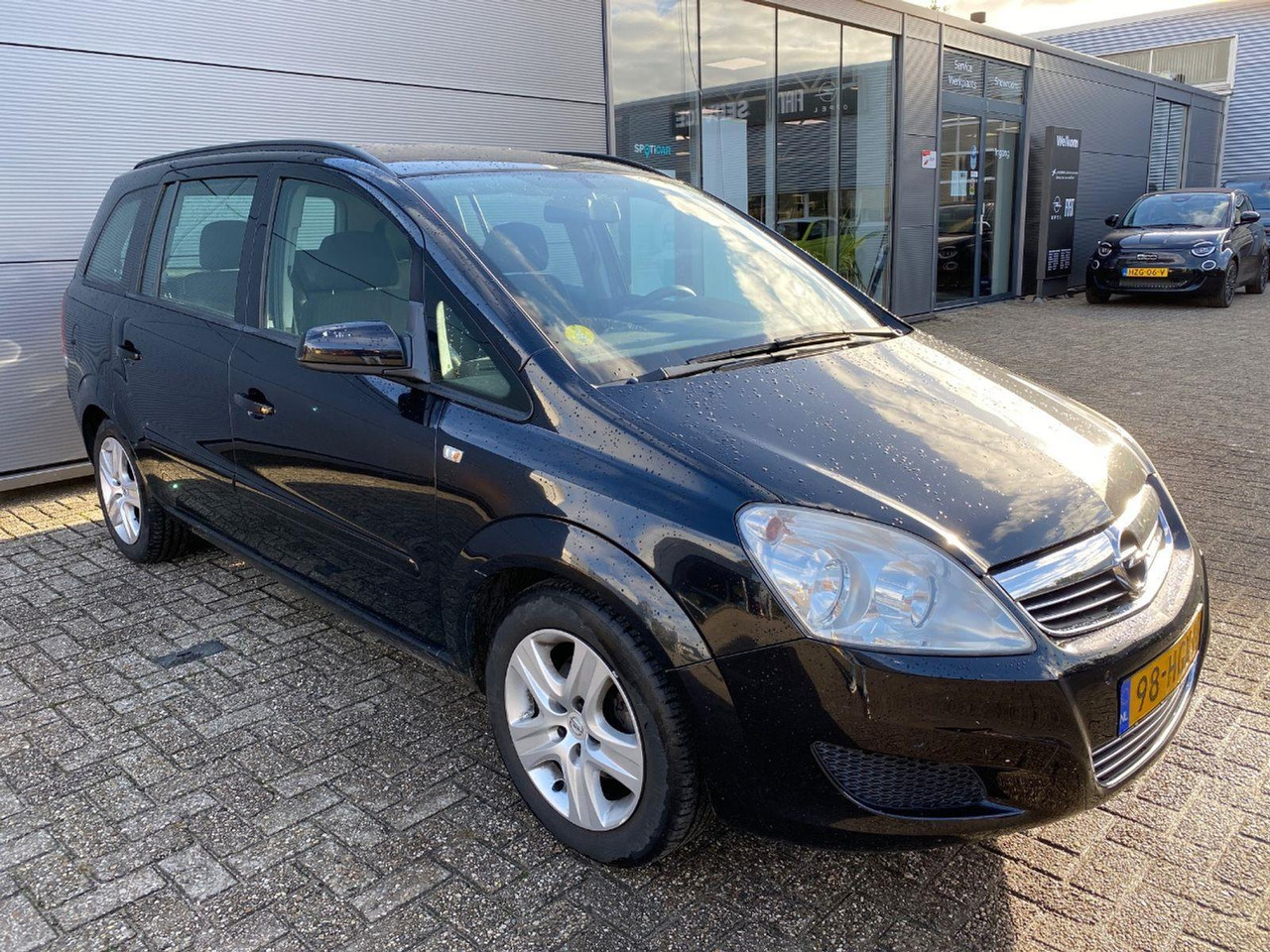 Opel Zafira 1.6 Business | 2008 | 171.131 km | 98HGX8 | NAP: Logisch - Voiture: photos 2 Opel Zafira 1.6 Business | 2008 | 171.131 km | 98HGX8 | NAP: Logisch - Voiture: photos 2