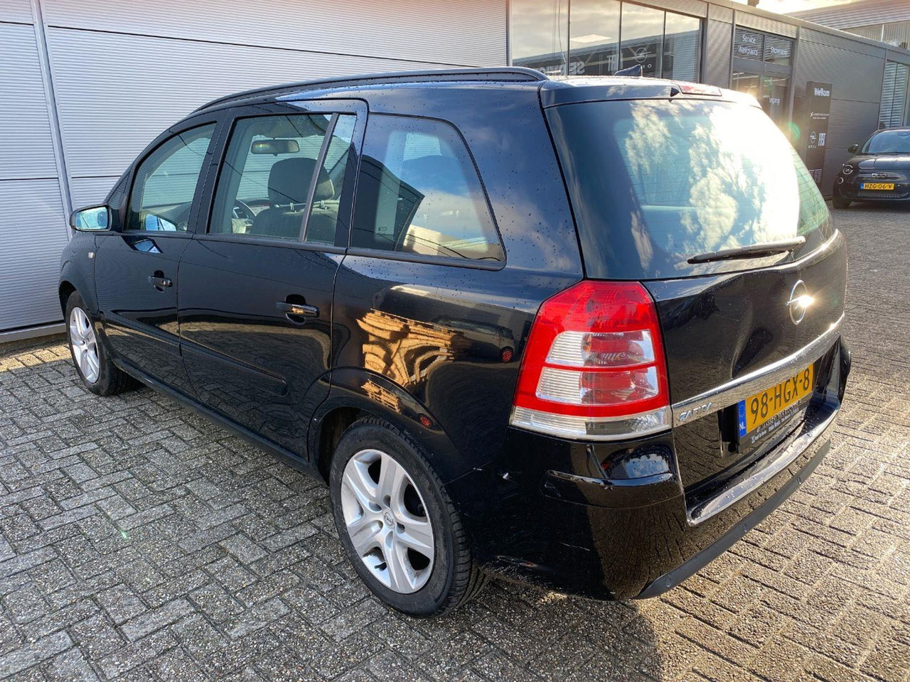 Opel Zafira 1.6 Business | 2008 | 171.131 km | 98HGX8 | NAP: Logisch - Voiture: photos 3 Opel Zafira 1.6 Business | 2008 | 171.131 km | 98HGX8 | NAP: Logisch - Voiture: photos 3
