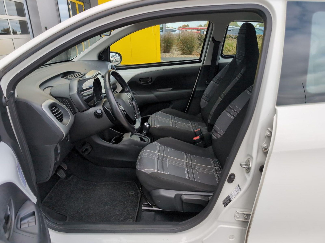 Voiture à hayon Peugeot 108 1.0 e - VTi Active | 2018 | 73.241 km | Automaat | SG254D | NAP: Logisch: photos 7