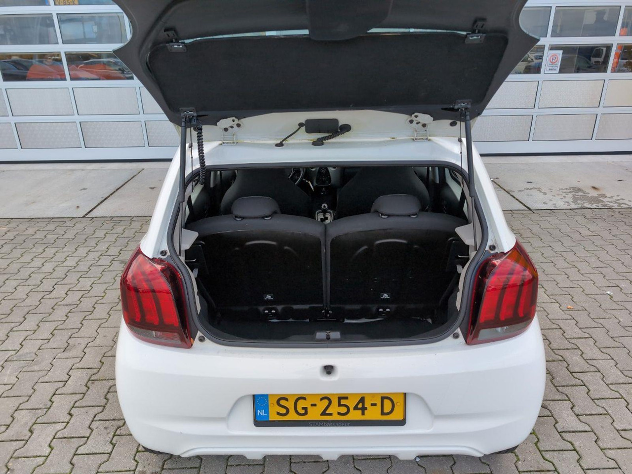 Voiture à hayon Peugeot 108 1.0 e - VTi Active | 2018 | 73.241 km | Automaat | SG254D | NAP: Logisch: photos 10