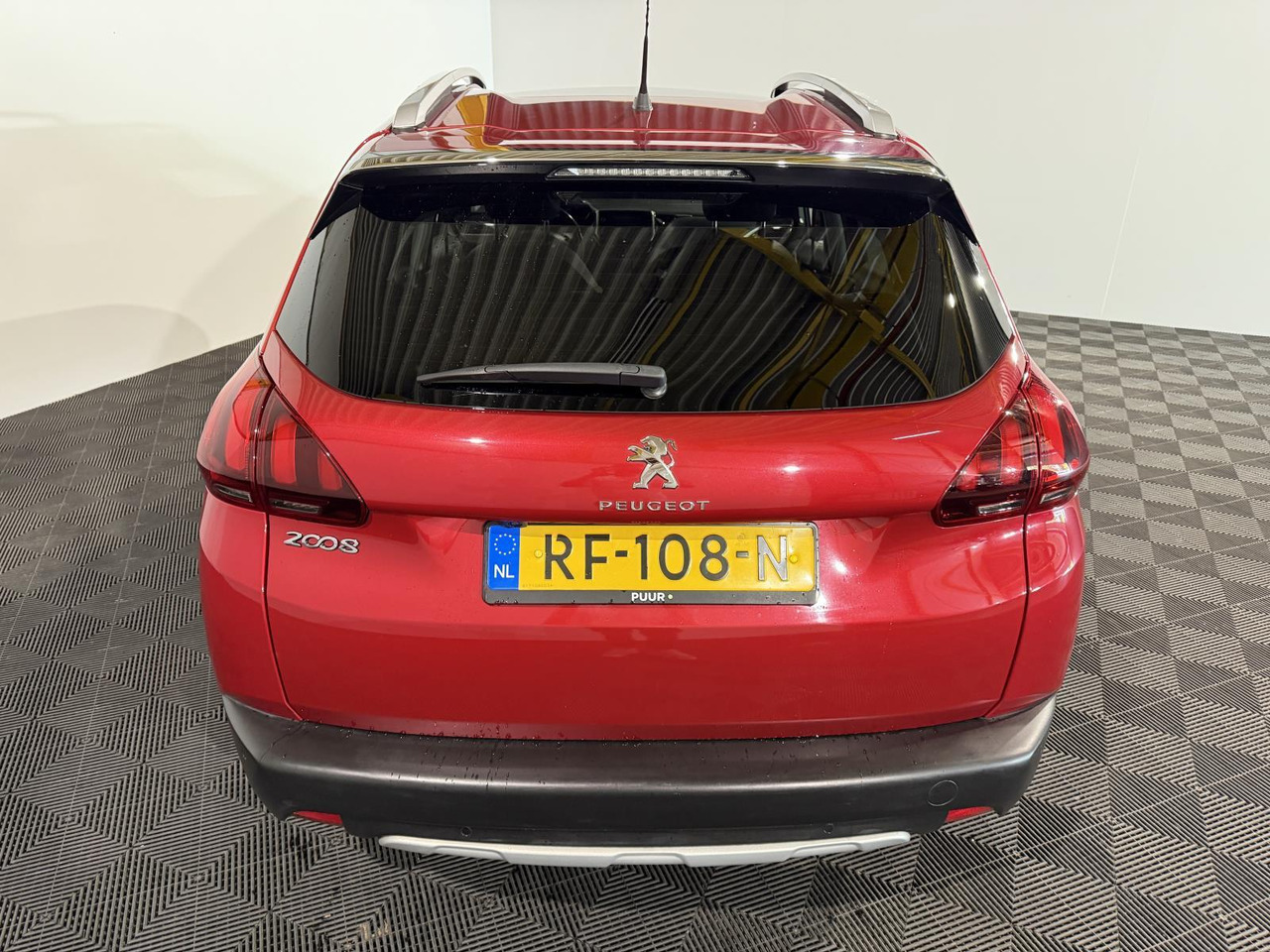 Peugeot 2008 1.2 PureTech Blue Lease Executive RF-108-N 141.645 km - Voiture: photos 2 Peugeot 2008 1.2 PureTech Blue Lease Executive RF-108-N 141.645 km - Voiture: photos 2
