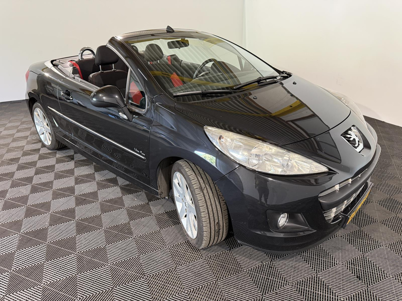 Peugeot 207 CC 1.6 VTi | 2011 | 169.277km | GK-723-T - Voiture: photos 5 Peugeot 207 CC 1.6 VTi | 2011 | 169.277km | GK-723-T - Voiture: photos 5