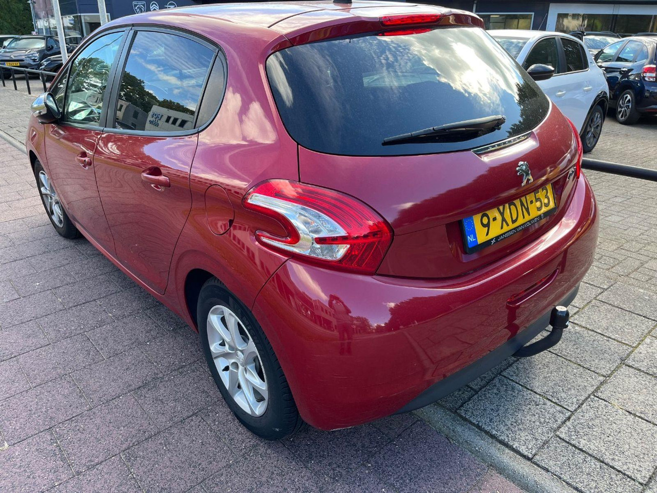 Peugeot 208 1.2 VTi Style | 2014 | 93.815 km | 9XDN53 | NAP: Logisch - Voiture à hayon: photos 3 Peugeot 208 1.2 VTi Style | 2014 | 93.815 km | 9XDN53 | NAP: Logisch - Voiture à hayon: photos 3
