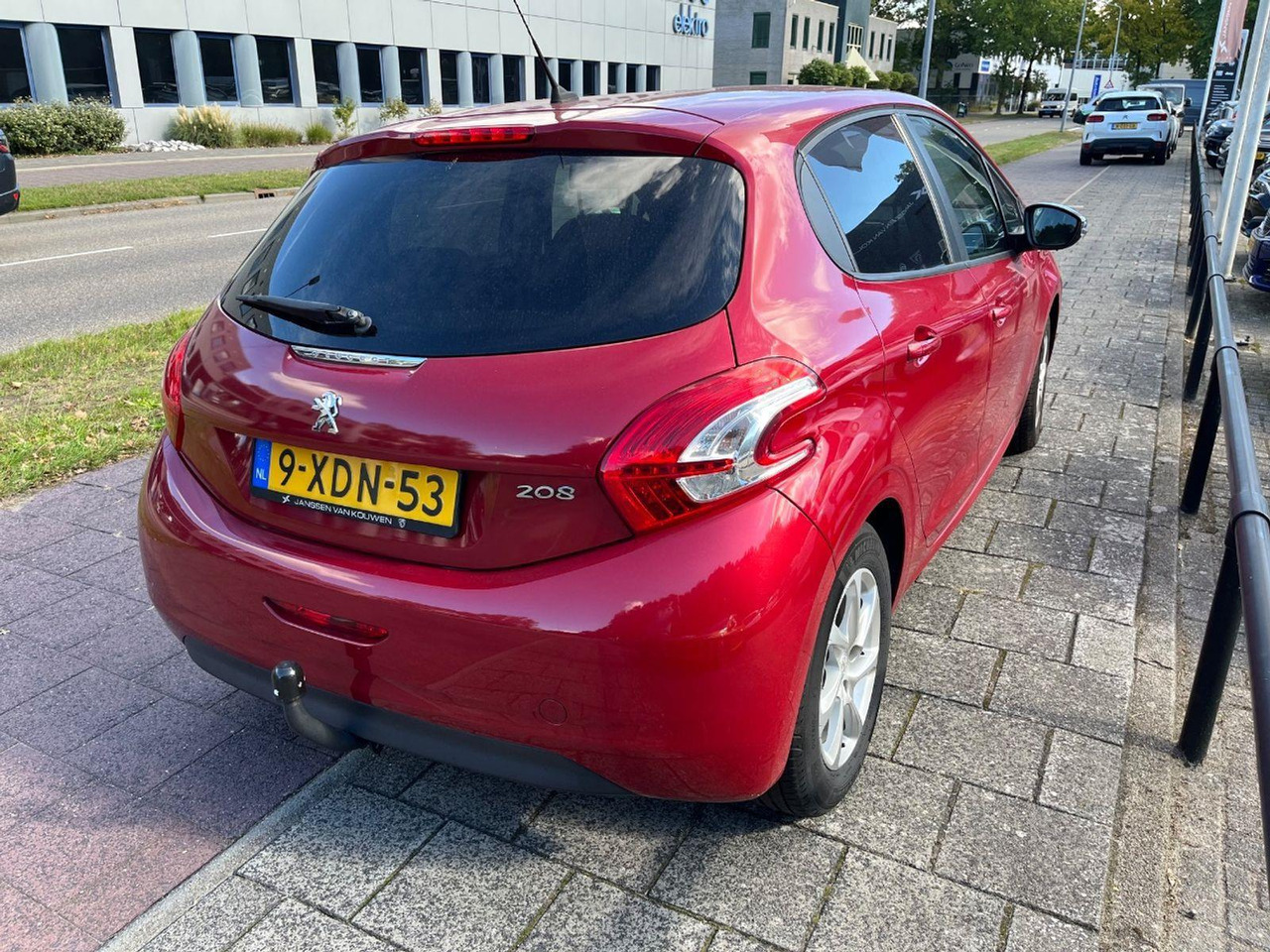 Peugeot 208 1.2 VTi Style | 2014 | 93.815 km | 9XDN53 | NAP: Logisch - Voiture à hayon: photos 4 Peugeot 208 1.2 VTi Style | 2014 | 93.815 km | 9XDN53 | NAP: Logisch - Voiture à hayon: photos 4