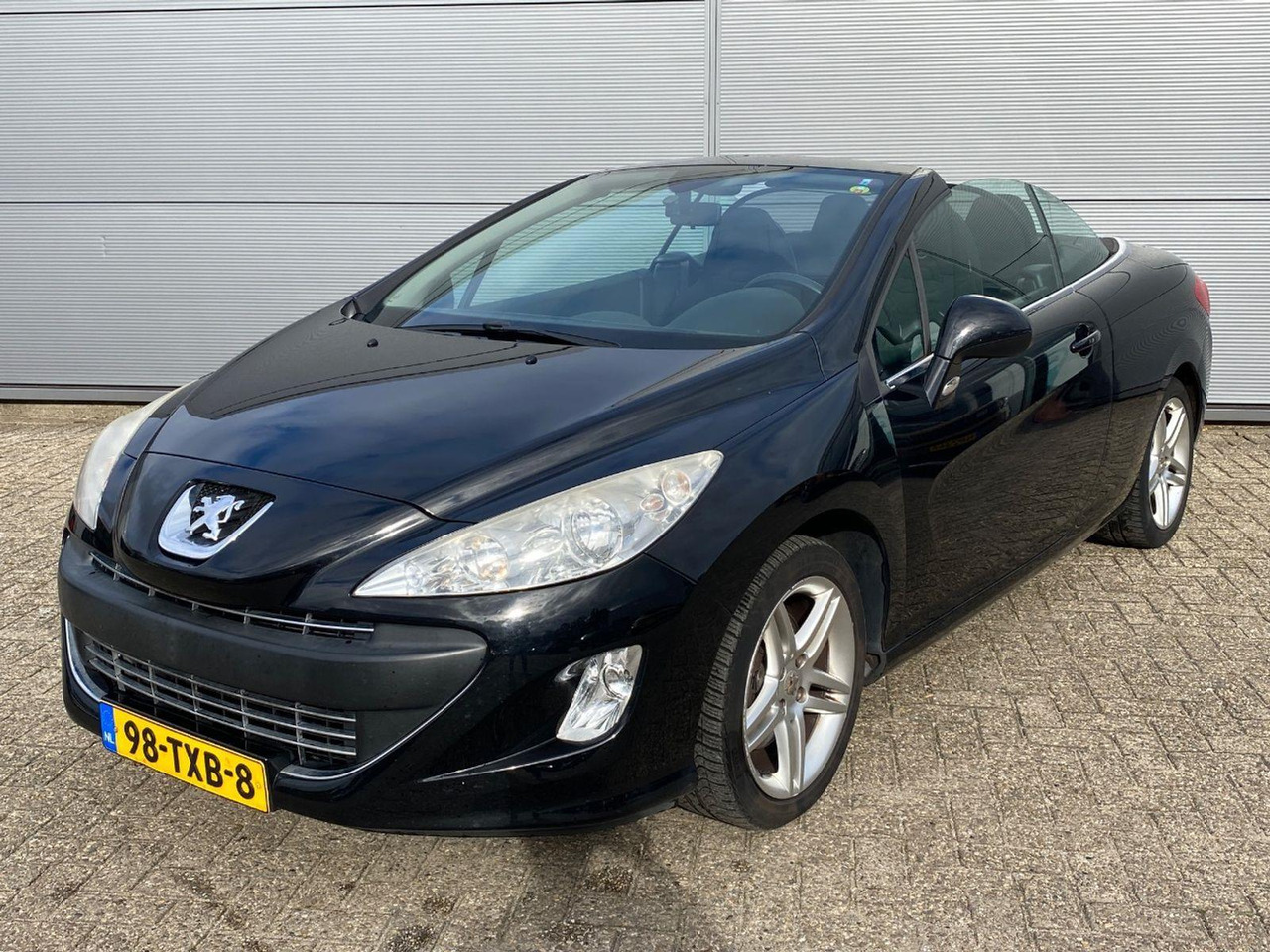 Peugeot 308 CC 1.6 THP Sport Pack | 2011 | 156.692 km | 98TXB8 | NAP: Geen oordeel - Voiture: photos 1 Peugeot 308 CC 1.6 THP Sport Pack | 2011 | 156.692 km | 98TXB8 | NAP: Geen oordeel - Voiture: photos 1