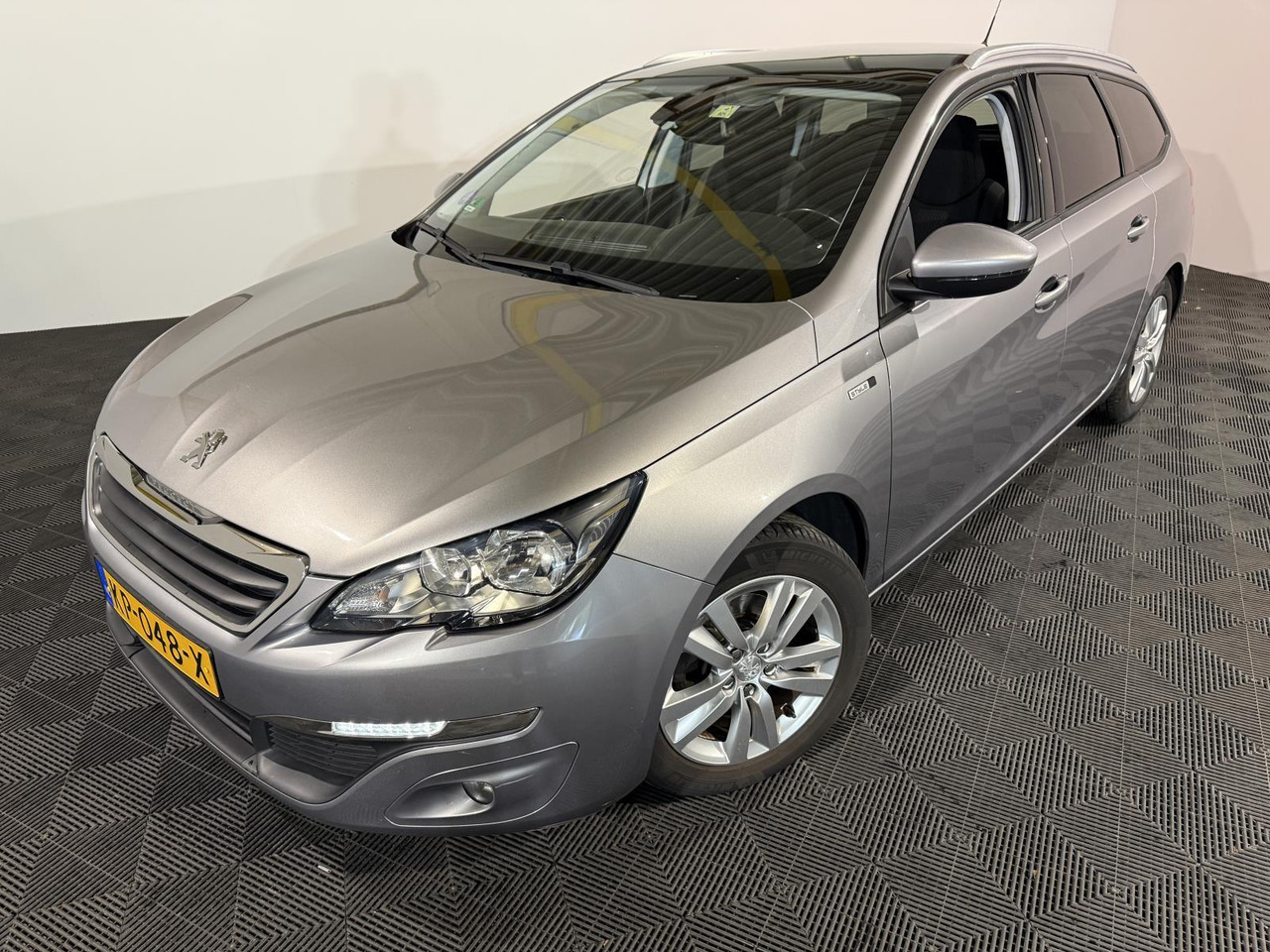 Peugeot | 308 SW | 1.2 PureTech Style | 2016 | 143.450 km | KP048X | Logisch - Voiture: photos 1 Peugeot | 308 SW | 1.2 PureTech Style | 2016 | 143.450 km | KP048X | Logisch - Voiture: photos 1