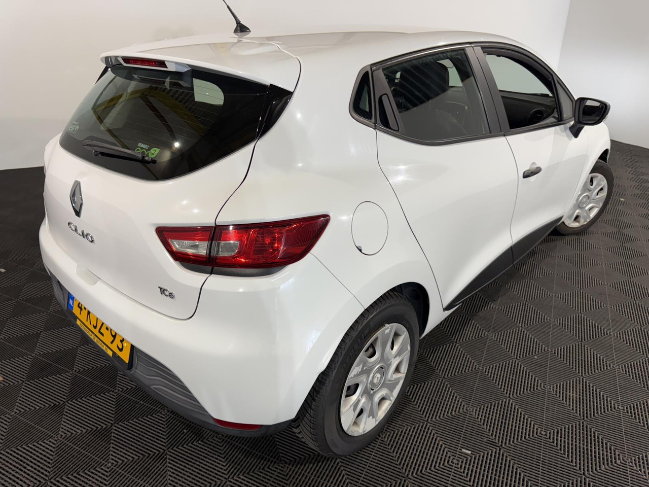 Renault | Clio | 0.9 TCe Authentique | 2013 | 160.970 km | 4KJZ93 | Logisch - Voiture à hayon: photos 2 Renault | Clio | 0.9 TCe Authentique | 2013 | 160.970 km | 4KJZ93 | Logisch - Voiture à hayon: photos 2