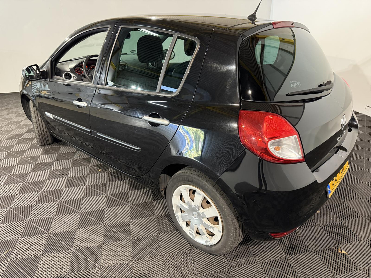 Renault | Clio | 1.2 Authentique | 2012 | 216.427 km | 56TSF7 | Logisch - Voiture à hayon: photos 3 Renault | Clio | 1.2 Authentique | 2012 | 216.427 km | 56TSF7 | Logisch - Voiture à hayon: photos 3