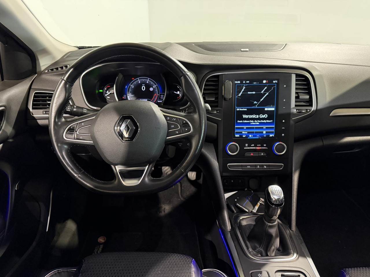 Renault | Mégane Estate | 1.2 TCe Bose | 2017 | 197.462 km | PP713F | Logisch - Voiture: photos 3 Renault | Mégane Estate | 1.2 TCe Bose | 2017 | 197.462 km | PP713F | Logisch - Voiture: photos 3