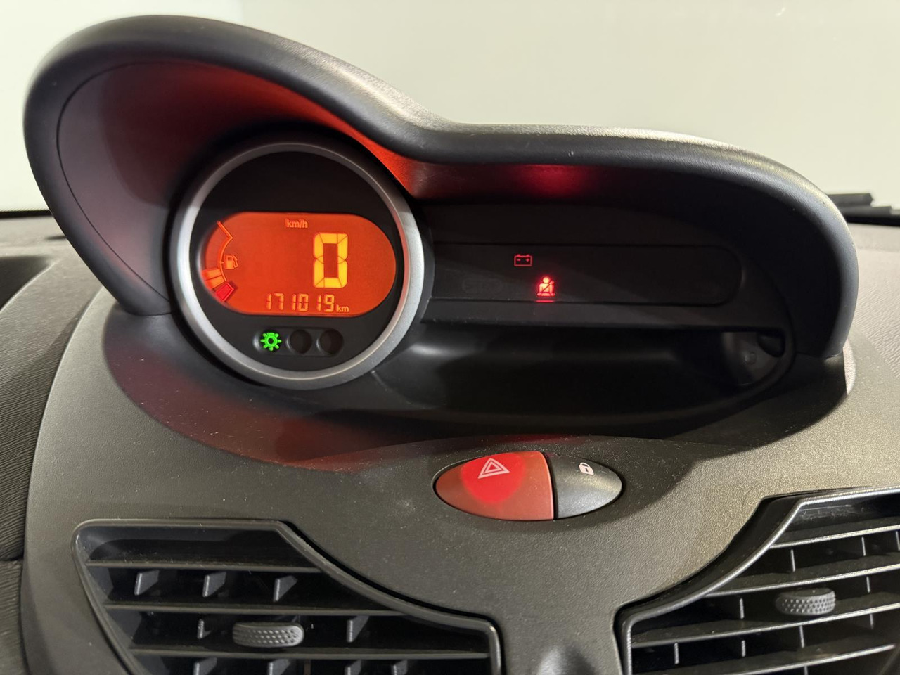 Renault Twingo 1.2 Dynamique | 2009 | 171.021 km | 56-JXX-4 - Voiture à hayon: photos 4 Renault Twingo 1.2 Dynamique | 2009 | 171.021 km | 56-JXX-4 - Voiture à hayon: photos 4