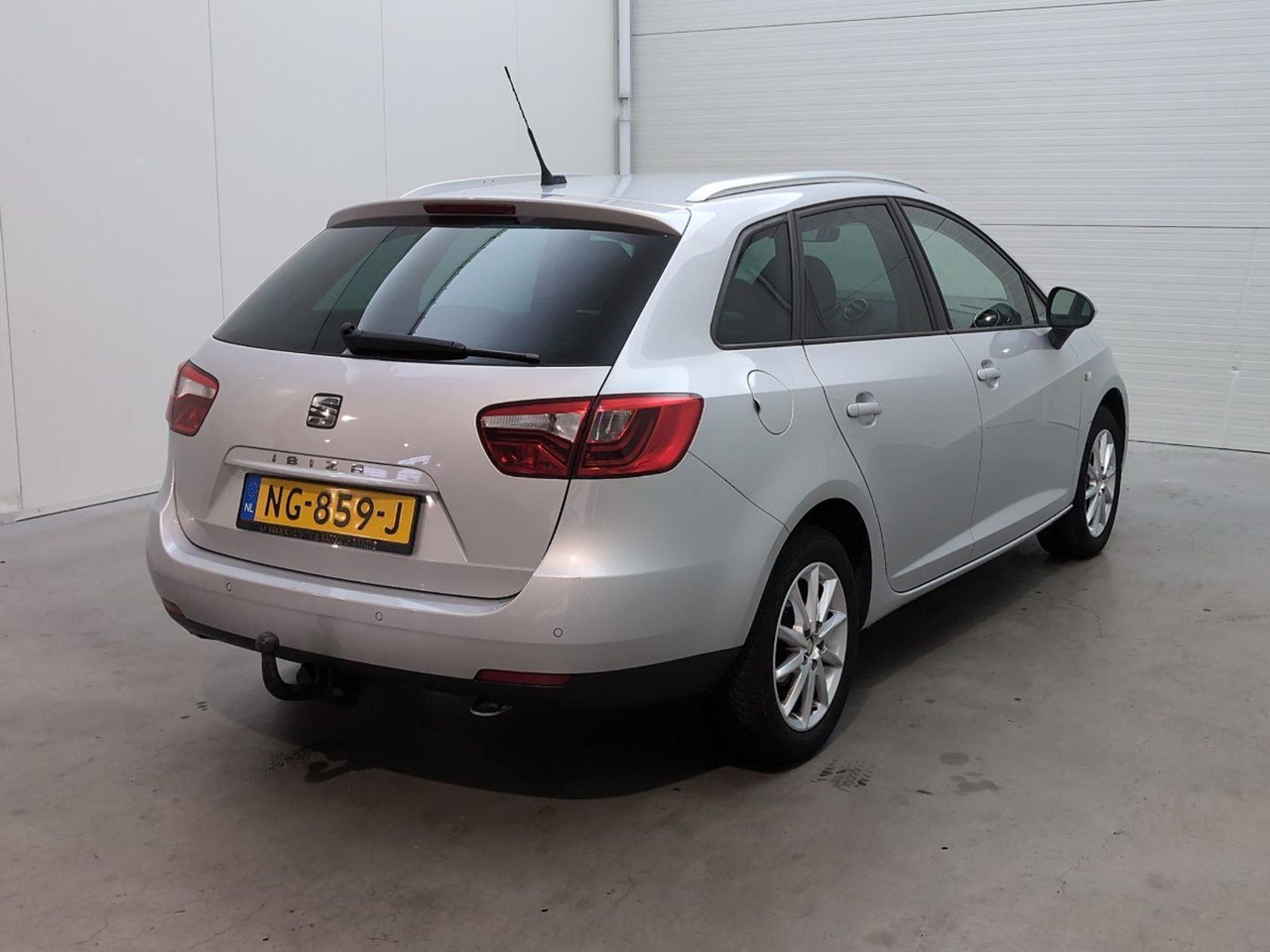 SEAT Ibiza ST 1.0 EcoTSI Style Connect | 2017 | 230.993 km | NG859J | NAP: Logisch - Voiture: photos 4 SEAT Ibiza ST 1.0 EcoTSI Style Connect | 2017 | 230.993 km | NG859J | NAP: Logisch - Voiture: photos 4