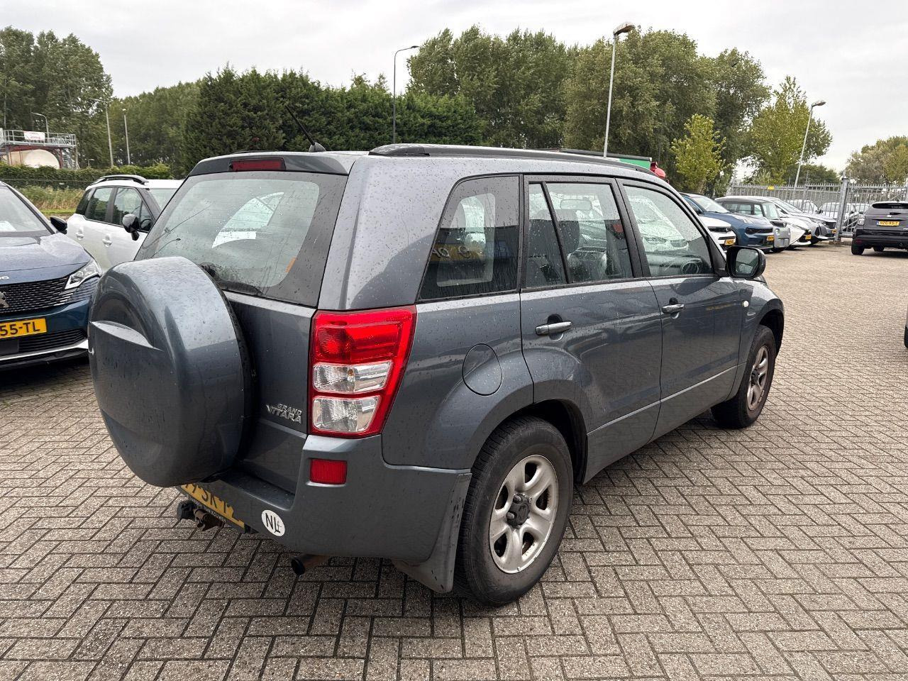 Suzuki Grand Vitara 2.0 - 16V JLX | 2006 | 212.917 km | 99SKPZ | NAP: Logisch - SUV: photos 4 Suzuki Grand Vitara 2.0 - 16V JLX | 2006 | 212.917 km | 99SKPZ | NAP: Logisch - SUV: photos 4