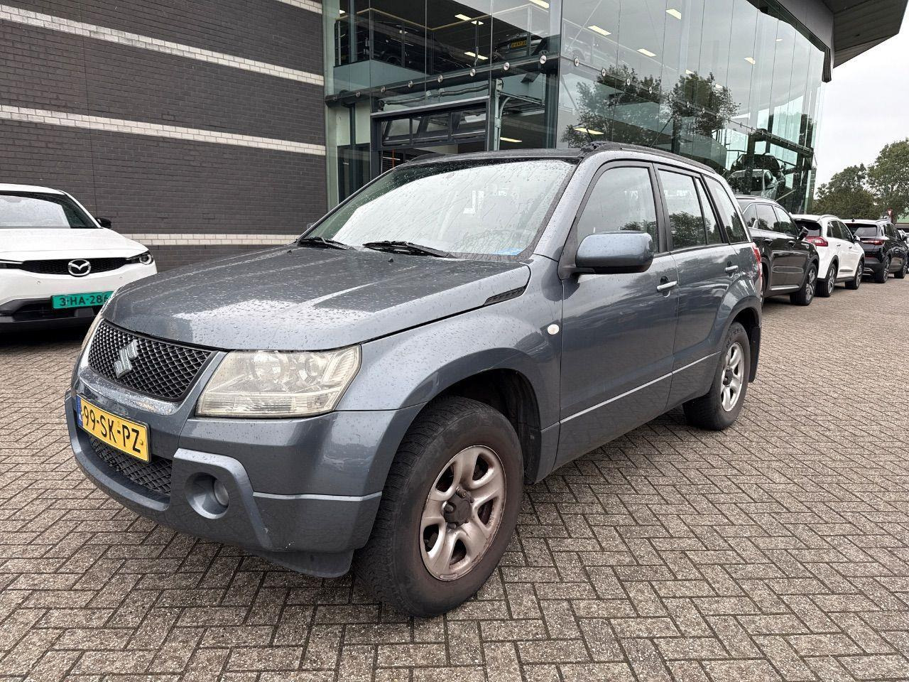 Suzuki Grand Vitara 2.0 - 16V JLX | 2006 | 212.917 km | 99SKPZ | NAP: Logisch - SUV: photos 1 Suzuki Grand Vitara 2.0 - 16V JLX | 2006 | 212.917 km | 99SKPZ | NAP: Logisch - SUV: photos 1