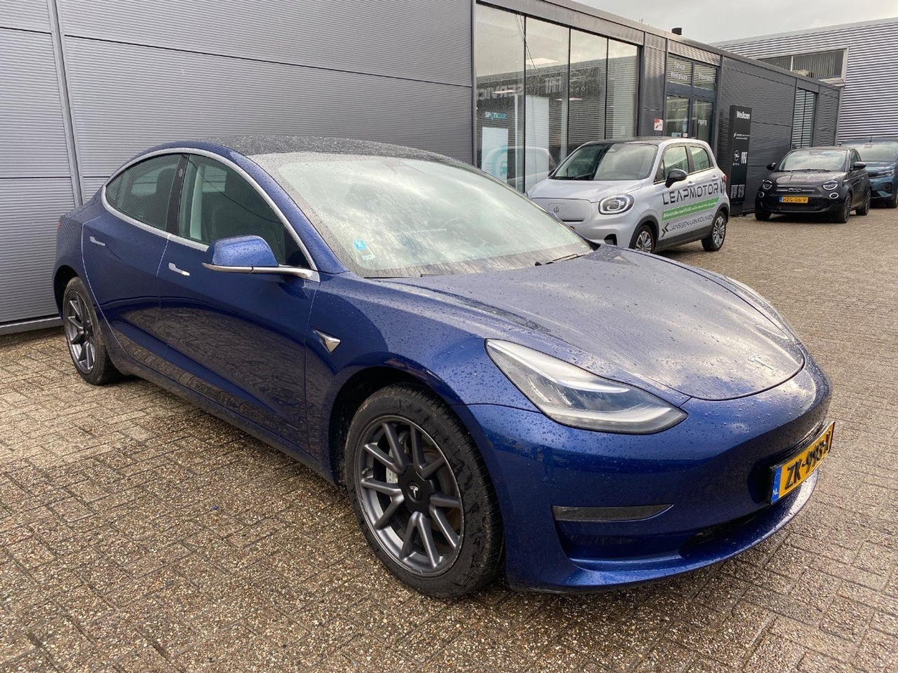 Tesla Model 3 Standard RWD Plus 60 kWh | Ex-taxi | 2019 | 184.082 km | Automaat | ZK993X | NAP: Logisch - Voiture à hayon: photos 2 Tesla Model 3 Standard RWD Plus 60 kWh | Ex-taxi | 2019 | 184.082 km | Automaat | ZK993X | NAP: Logisch - Voiture à hayon: photos 2