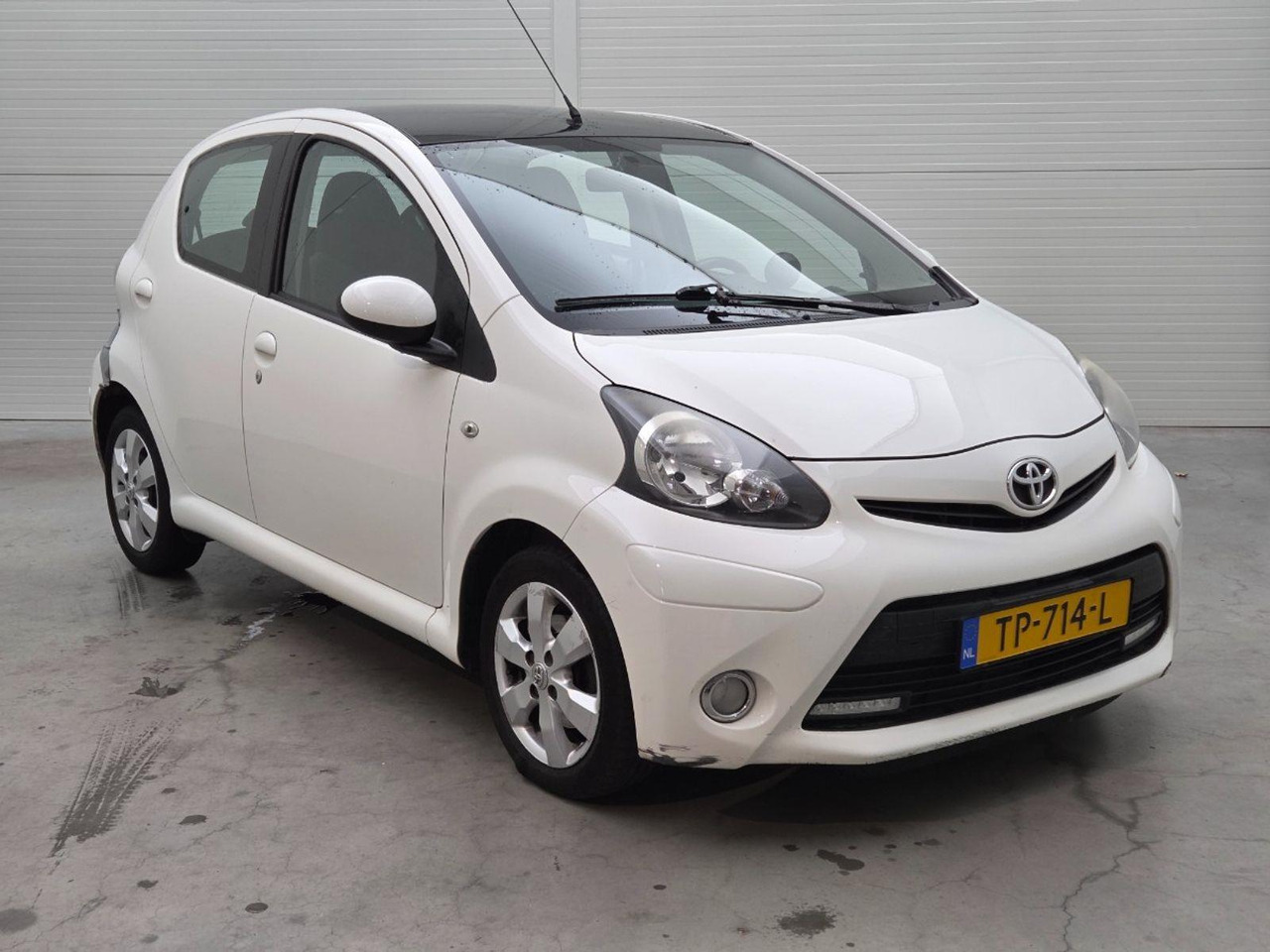 Toyota Aygo 1.0 VVT - i Now | 2014 | 131.940 km | TP714L | NAP: Geen oordeel - Voiture à hayon: photos 2 Toyota Aygo 1.0 VVT - i Now | 2014 | 131.940 km | TP714L | NAP: Geen oordeel - Voiture à hayon: photos 2