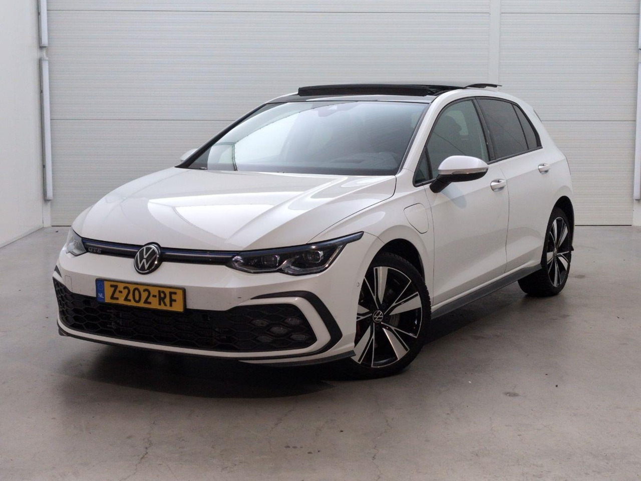 Volkswagen Golf 1.4 eHybrid GTE | 2022 | 76.195 km | Automaat | Z202RF | NAP: Geen oordeel - Voiture à hayon: photos 1 Volkswagen Golf 1.4 eHybrid GTE | 2022 | 76.195 km | Automaat | Z202RF | NAP: Geen oordeel - Voiture à hayon: photos 1