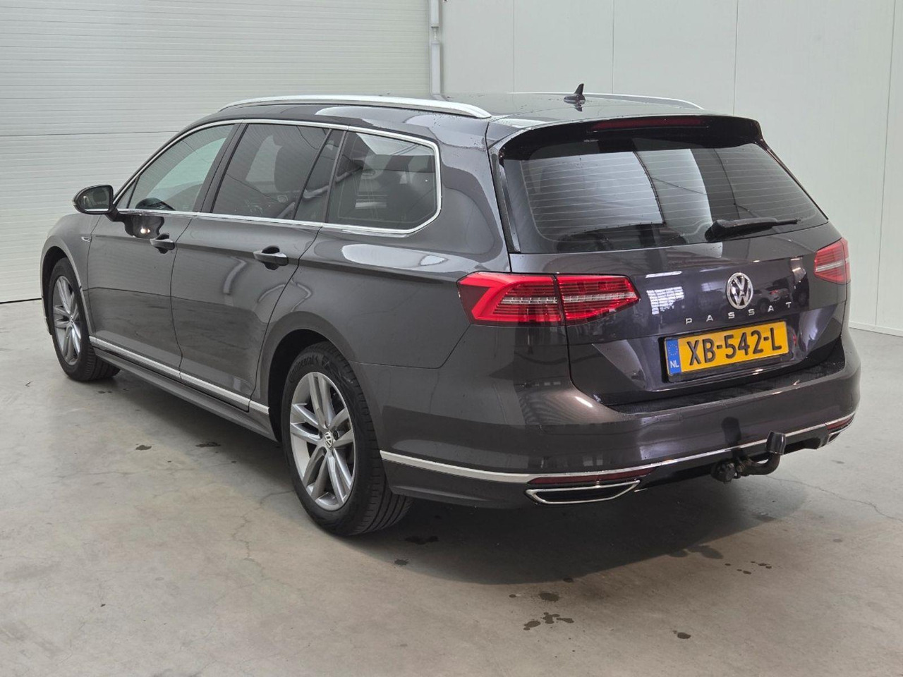 Volkswagen Passat Variant 1.6 TDI Highline Business R | 2018 | 179.613 km | Automaat | XB542L | NAP: Logisch - Voiture: photos 3 Volkswagen Passat Variant 1.6 TDI Highline Business R | 2018 | 179.613 km | Automaat | XB542L | NAP: Logisch - Voiture: photos 3