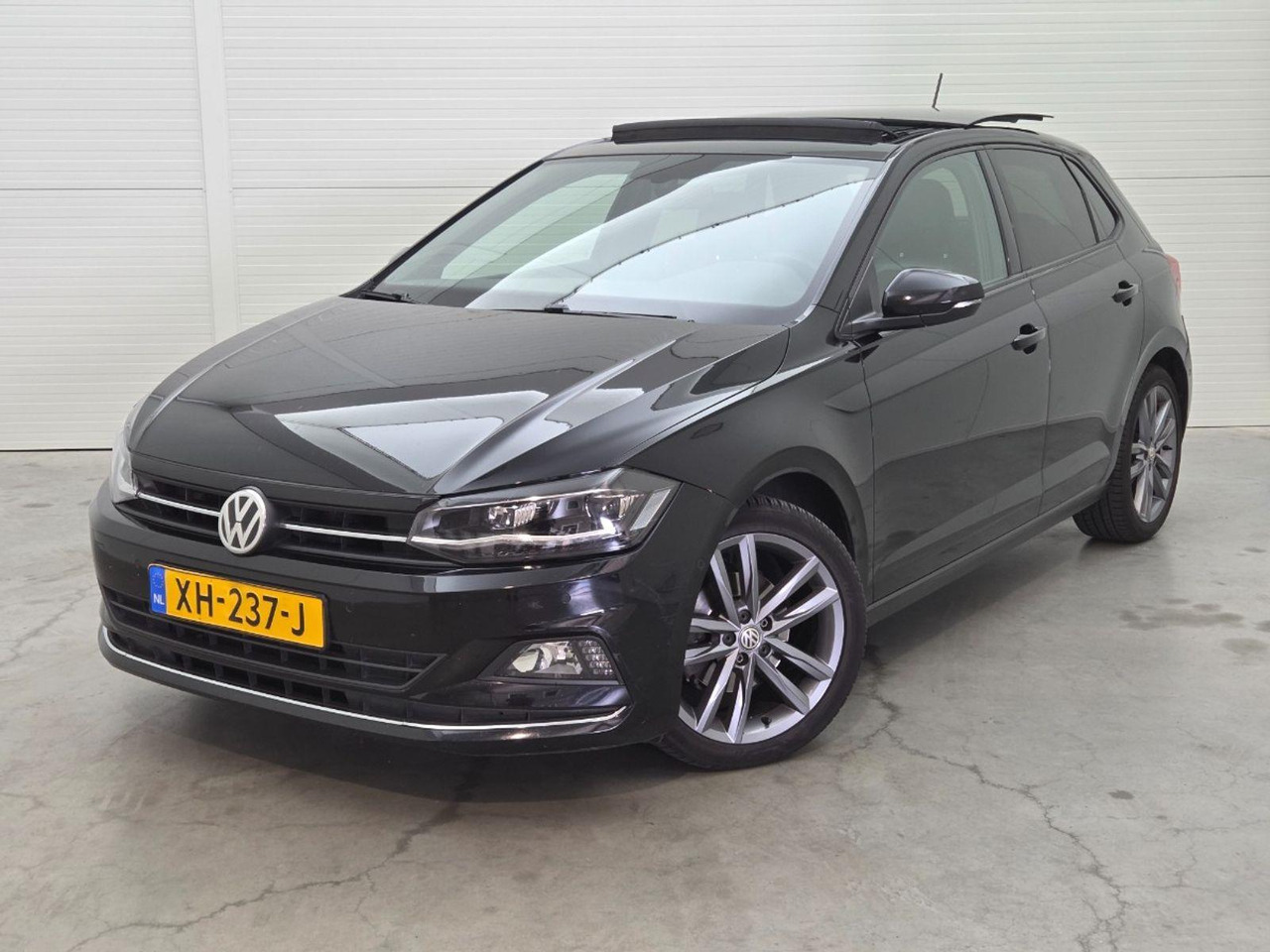 Volkswagen Polo 1.0 TSI Highline | 2019 | 193.826 km | Automaat | XH237J | NAP: Logisch - Voiture à hayon: photos 1 Volkswagen Polo 1.0 TSI Highline | 2019 | 193.826 km | Automaat | XH237J | NAP: Logisch - Voiture à hayon: photos 1