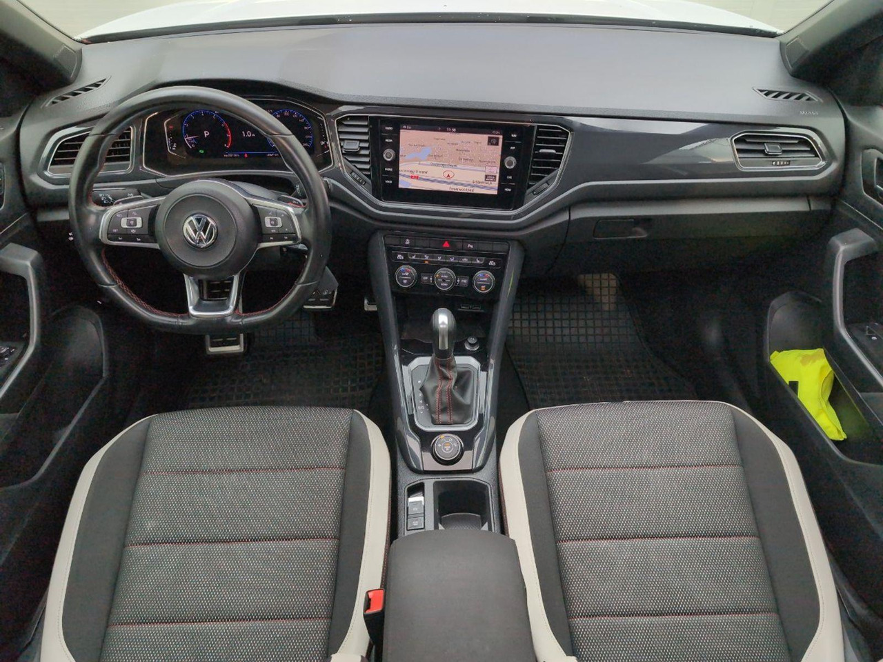 Volkswagen T-Roc 2.0 TSI 4Motion Sport Business R | 2019 | 123.691 km | Automaat | G028XS | NAP: Geen oordeel - SUV: photos 5 Volkswagen T-Roc 2.0 TSI 4Motion Sport Business R | 2019 | 123.691 km | Automaat | G028XS | NAP: Geen oordeel - SUV: photos 5