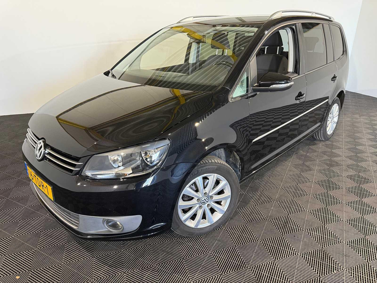 Volkswagen Touran 1.2 TSI Highline BlueMotion 16-TDR-1 249.487 km - Voiture: photos 1 Volkswagen Touran 1.2 TSI Highline BlueMotion 16-TDR-1 249.487 km - Voiture: photos 1