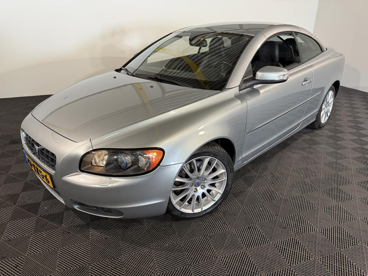 Volvo | C70 Convertible | 2.0D Summum | 2010 | 194.179 km | 47KKS6 | Logisch - Voiture: photos 1 Volvo | C70 Convertible | 2.0D Summum | 2010 | 194.179 km | 47KKS6 | Logisch - Voiture: photos 1