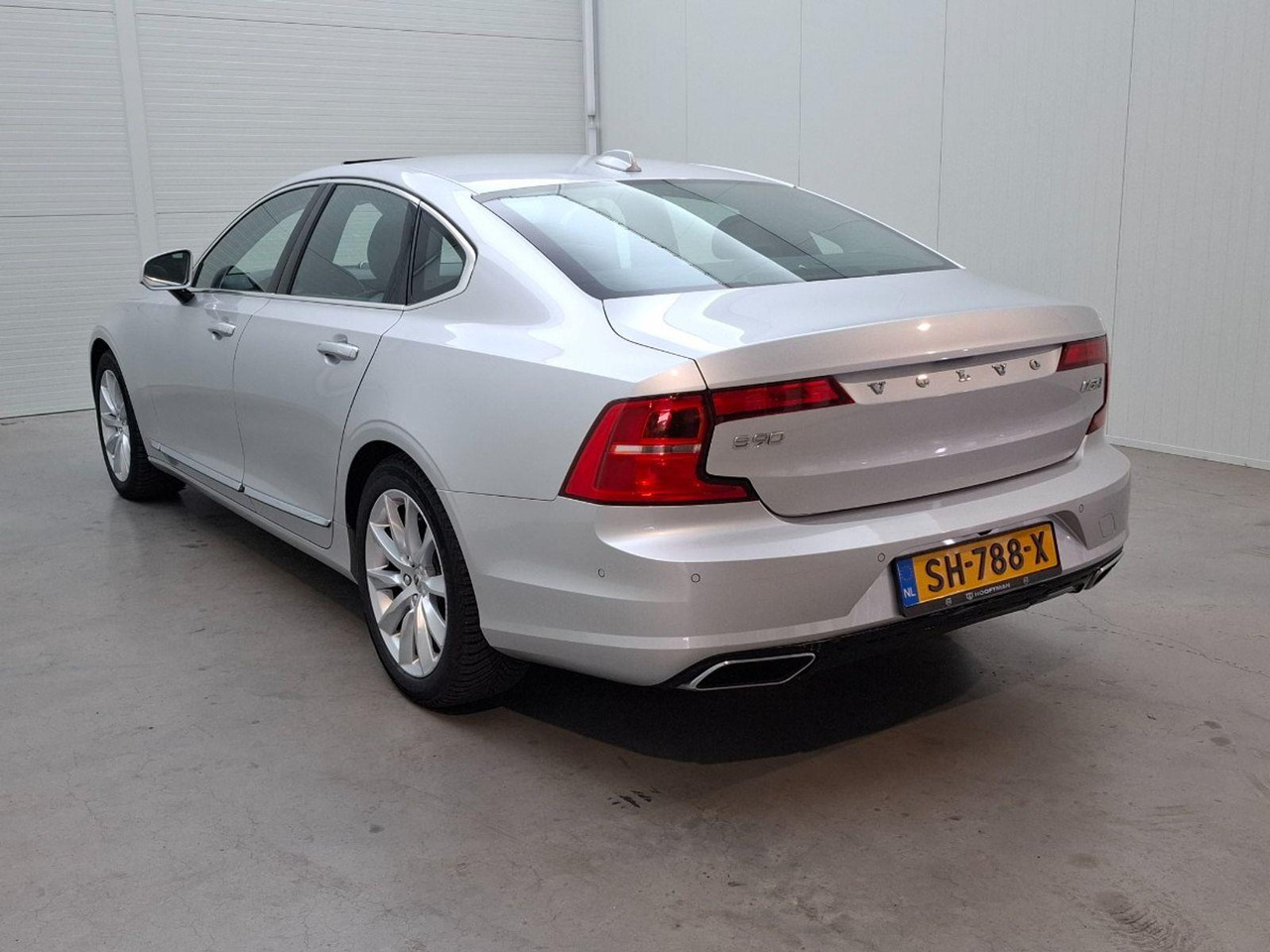 Volvo S90 2.0 D5 AWD Inscription | 2016 | 175.340 km | Automaat | SH788X | NAP: Geen oordeel - Berline: photos 3 Volvo S90 2.0 D5 AWD Inscription | 2016 | 175.340 km | Automaat | SH788X | NAP: Geen oordeel - Berline: photos 3