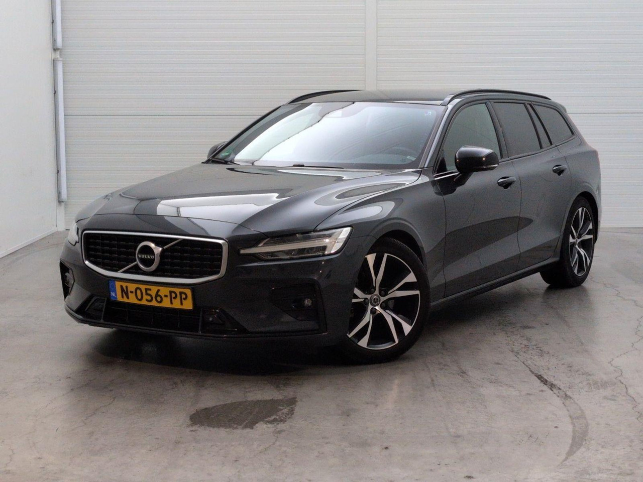 Volvo V60 2.0 D4 Inscription | 2019 | 192.437 km | Automaat | N056PP | NAP: Geen oordeel - Voiture: photos 1 Volvo V60 2.0 D4 Inscription | 2019 | 192.437 km | Automaat | N056PP | NAP: Geen oordeel - Voiture: photos 1