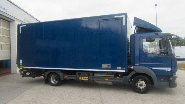 Mercedes-Benz 818L Koffer LBW, 1,5 to, Seitentüre - Camion fourgon: photos 4 Mercedes-Benz 818L Koffer LBW, 1,5 to, Seitentüre - Camion fourgon: photos 4