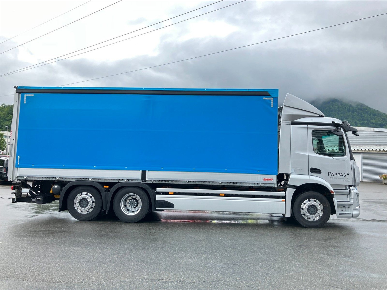 Mercedes-Benz eActros 400L 6x2 - Camion à rideaux coulissants, Camion électrique: photos 1 Mercedes-Benz eActros 400L 6x2 - Camion à rideaux coulissants, Camion électrique: photos 1