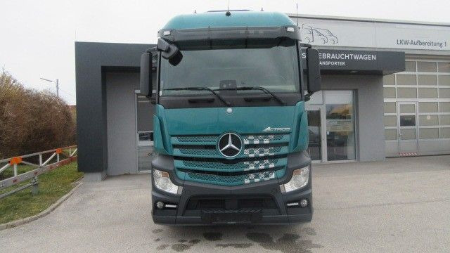 Mercedes-Benz 1842LS/37 mit Nebenantrieb Flansch - Tracteur routier: photos 2 Mercedes-Benz 1842LS/37 mit Nebenantrieb Flansch - Tracteur routier: photos 2