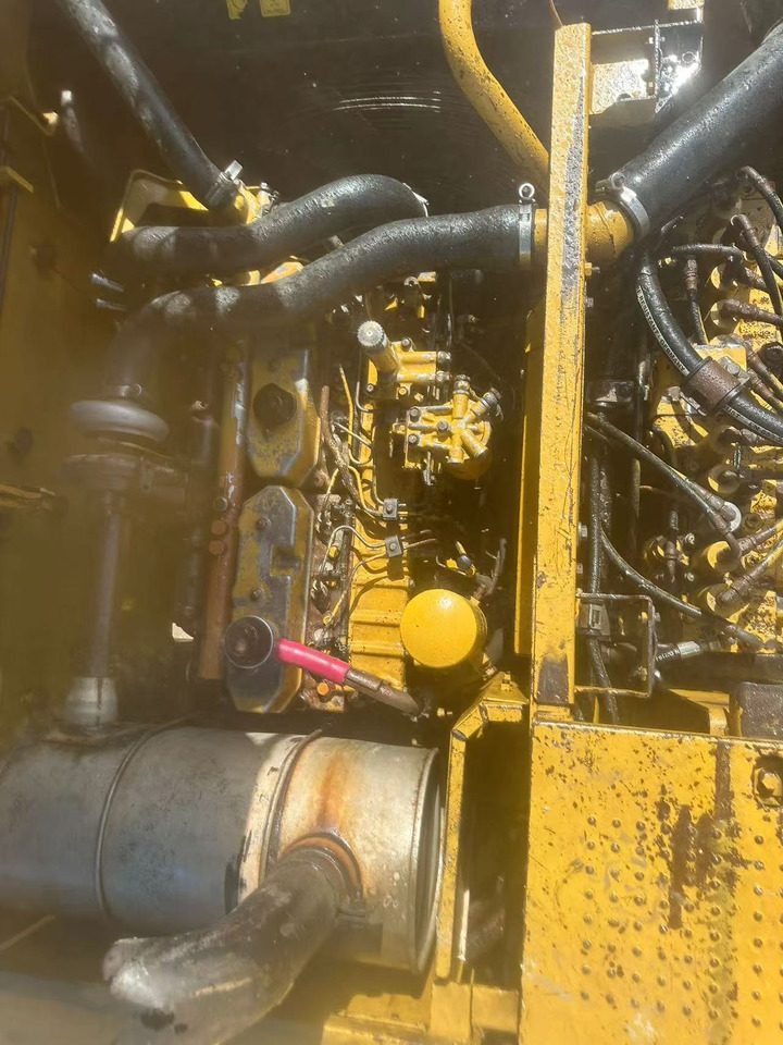 CATPILLAR 320DL - Pelle sur chenille: photos 3 CATPILLAR 320DL - Pelle sur chenille: photos 3