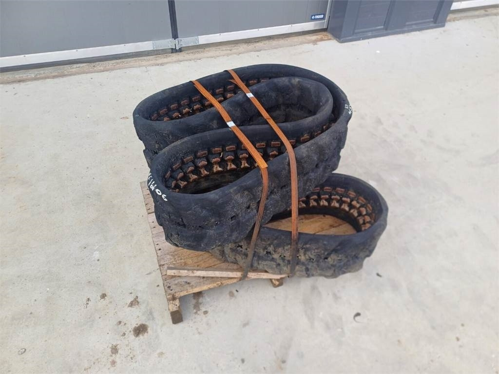 Kobelco Sk17,kubota kx018-4,Kumitela K230x48x70 - Chenille pour Engins de chantier: photos 1 Kobelco Sk17,kubota kx018-4,Kumitela K230x48x70 - Chenille pour Engins de chantier: photos 1
