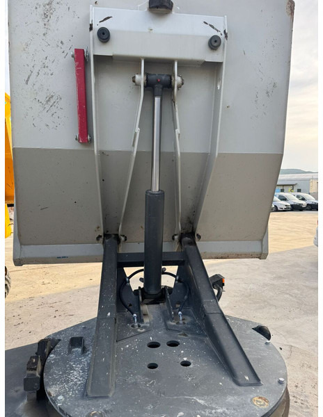 AUSA D 601 - Mini tombereau: photos 4 AUSA D 601 - Mini tombereau: photos 4