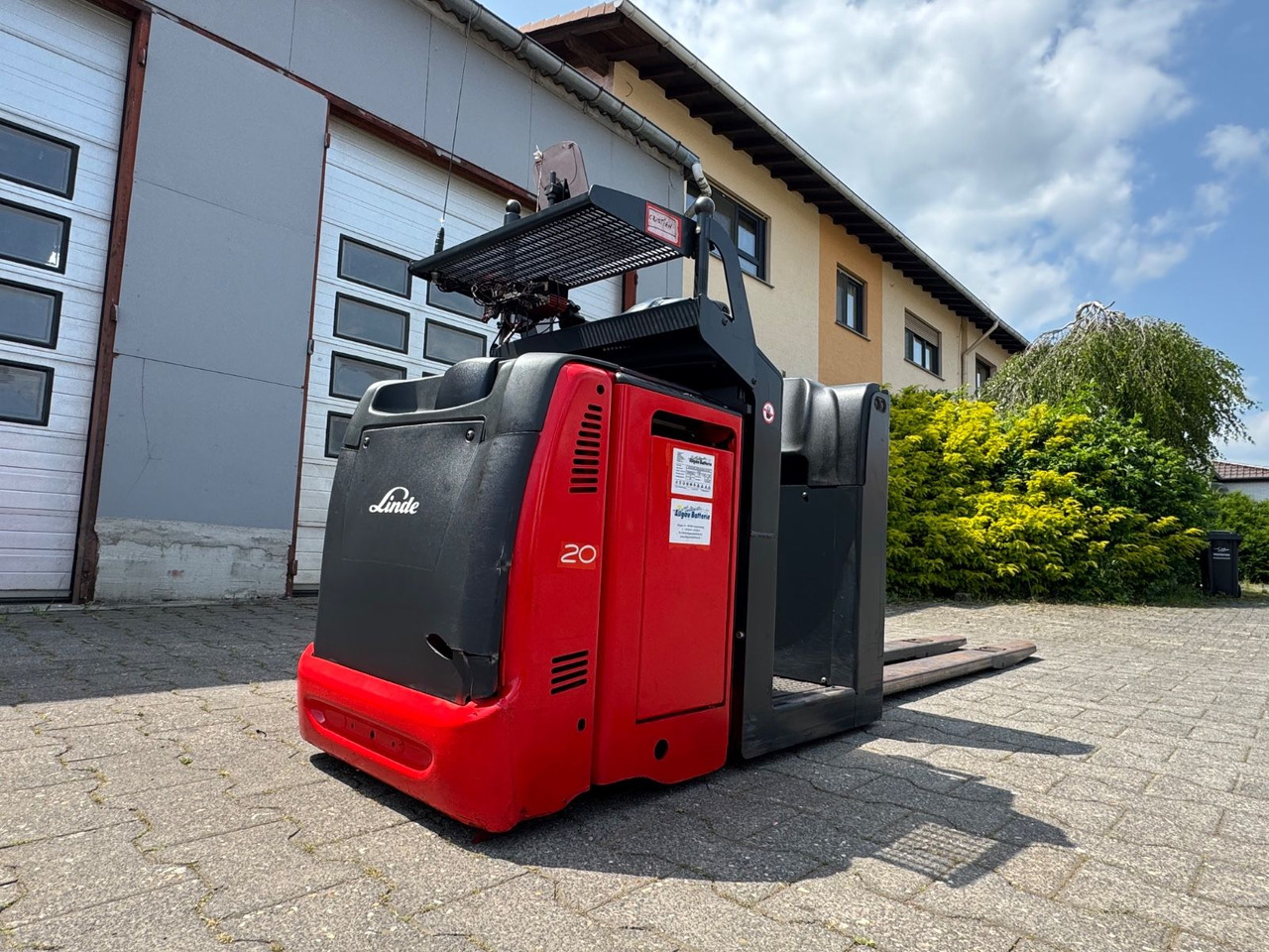 Linde N20VI Elektro-Niederhubwagen | Initialhub - Préparateur de commandes: photos 3 Linde N20VI Elektro-Niederhubwagen | Initialhub - Préparateur de commandes: photos 3