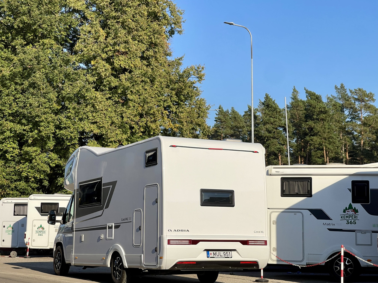ADRIA Coral XL 650 DK - Camping-car capucine: photos 4 ADRIA Coral XL 650 DK - Camping-car capucine: photos 4